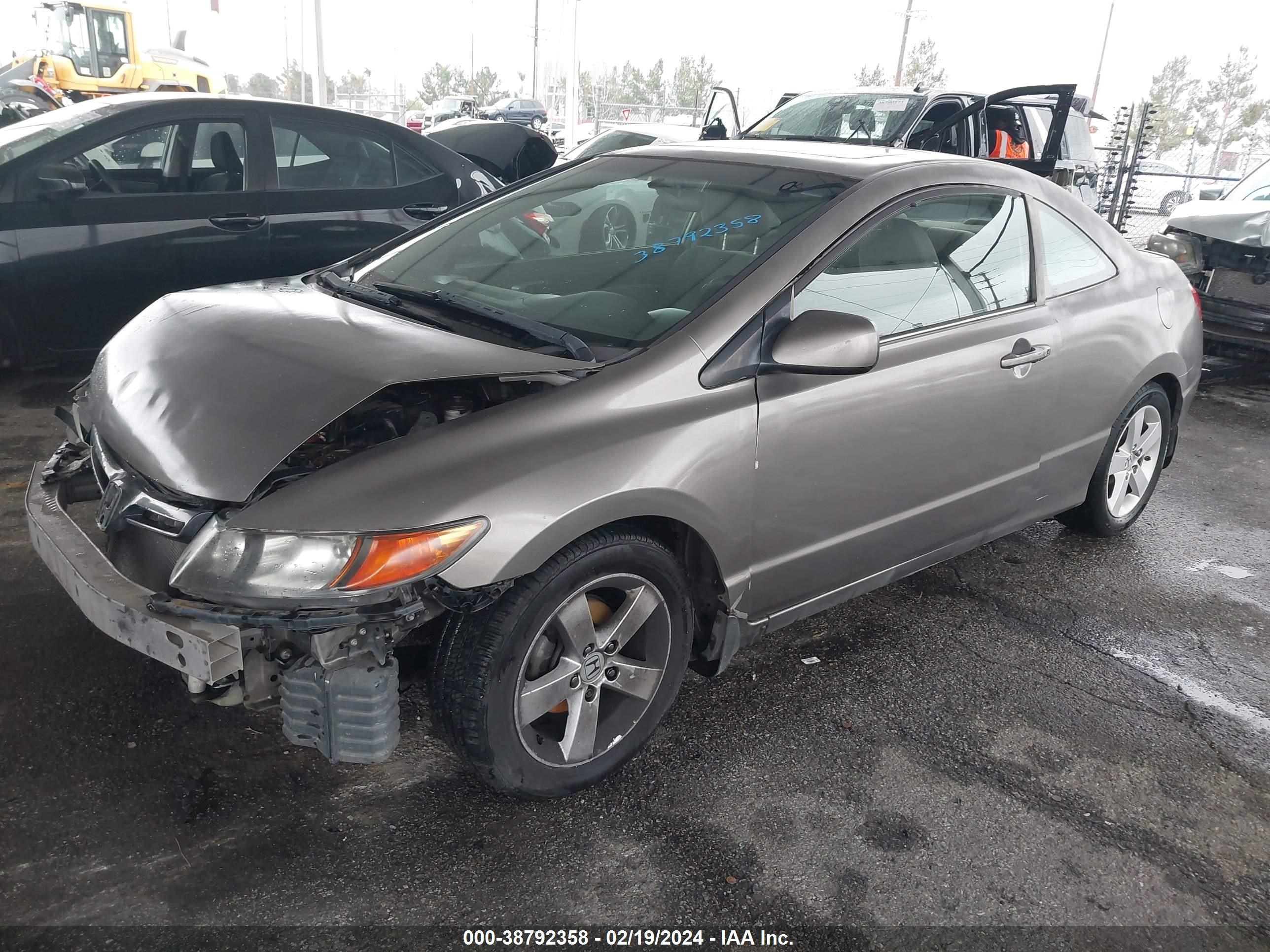 Photo 1 VIN: 2HGFG11828H543584 - HONDA CIVIC 