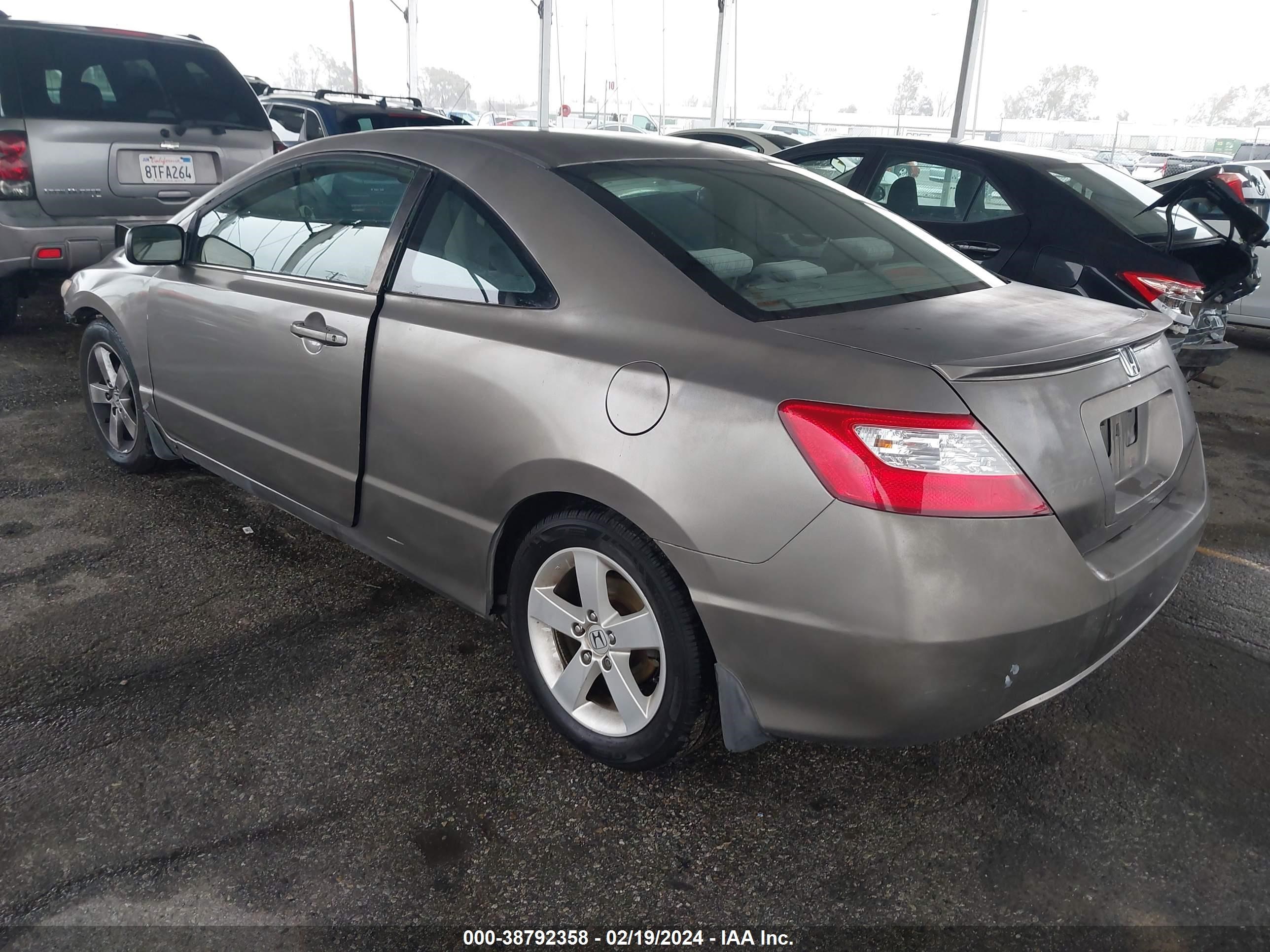 Photo 2 VIN: 2HGFG11828H543584 - HONDA CIVIC 