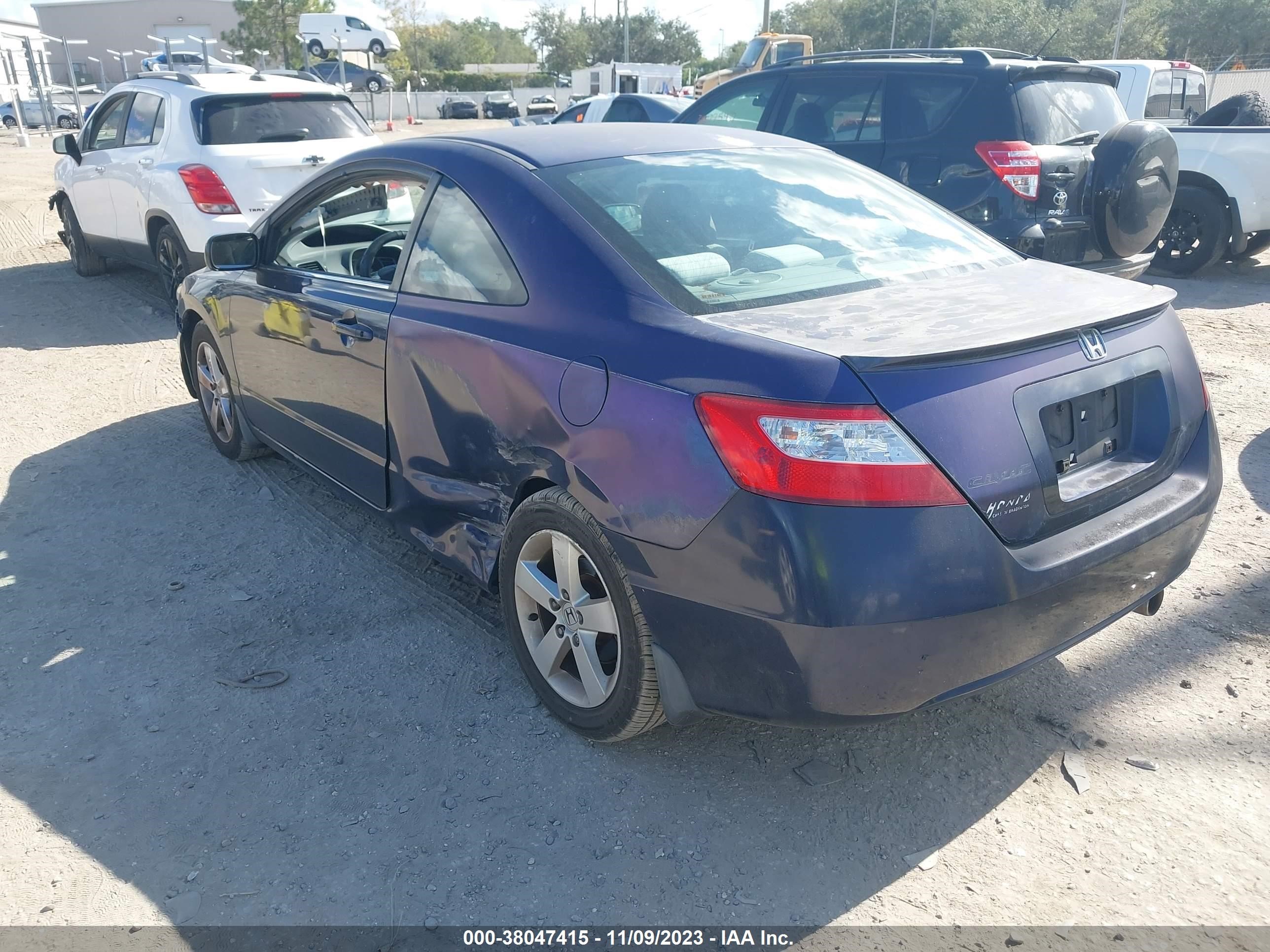 Photo 2 VIN: 2HGFG11847H502419 - HONDA CIVIC 