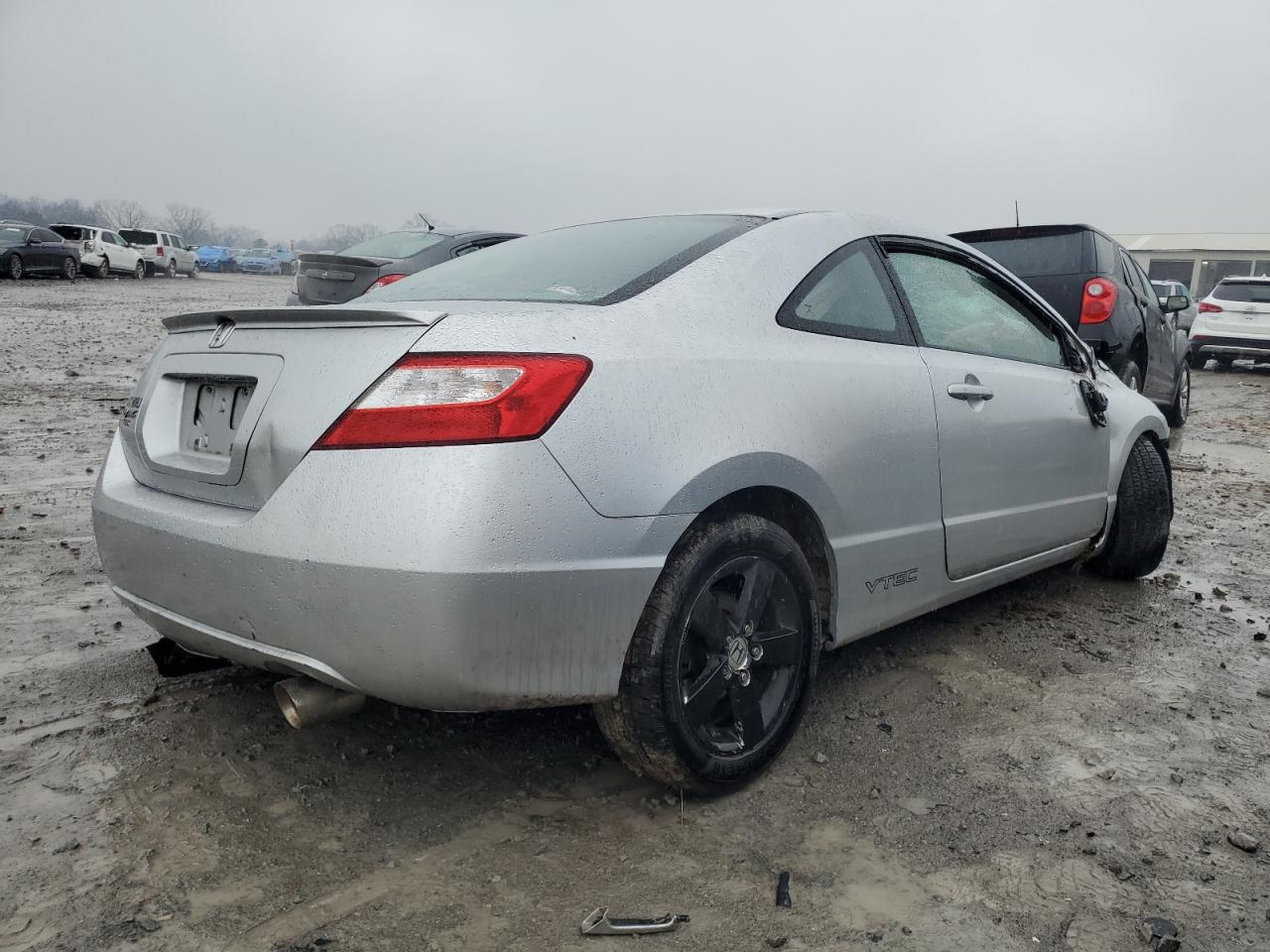 Photo 2 VIN: 2HGFG118X8H535636 - HONDA CIVIC 