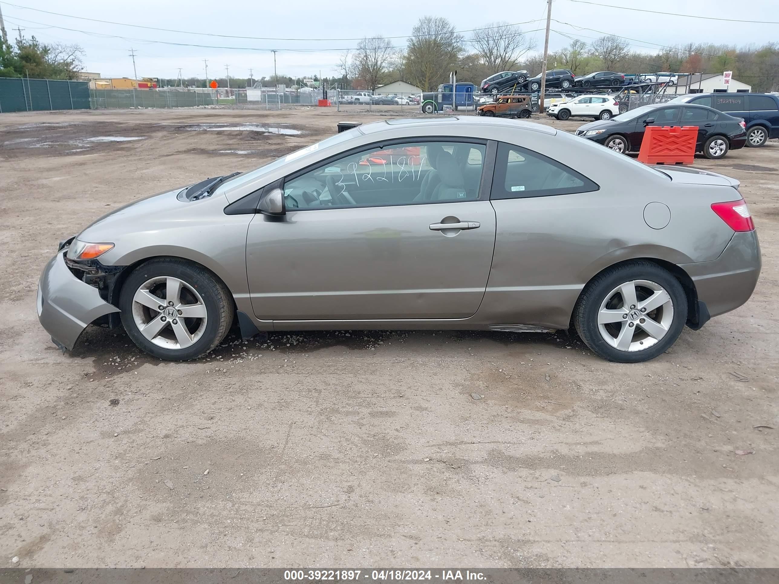 Photo 13 VIN: 2HGFG12838H506977 - HONDA CIVIC 