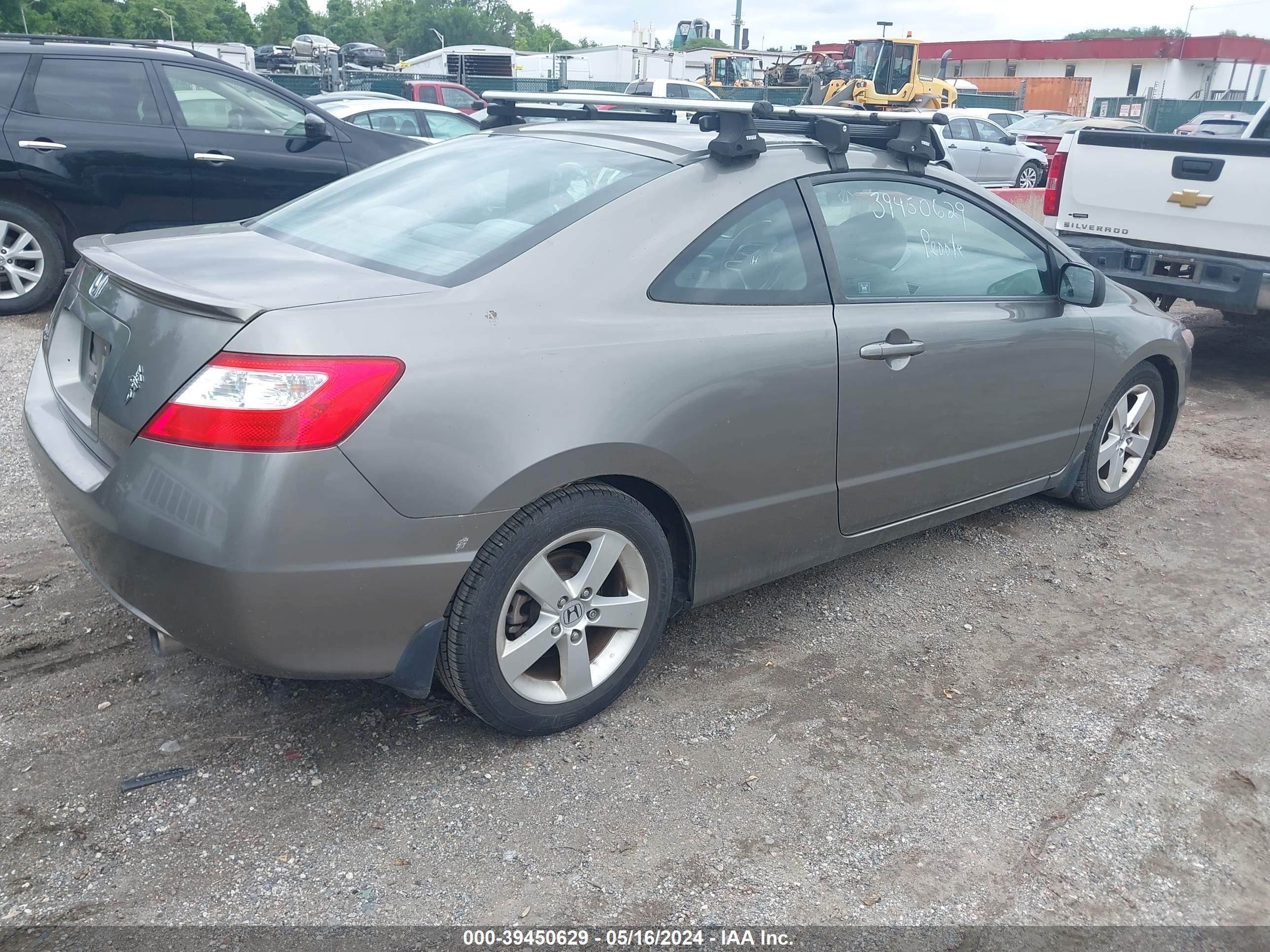 Photo 3 VIN: 2HGFG12888H578774 - HONDA CIVIC 