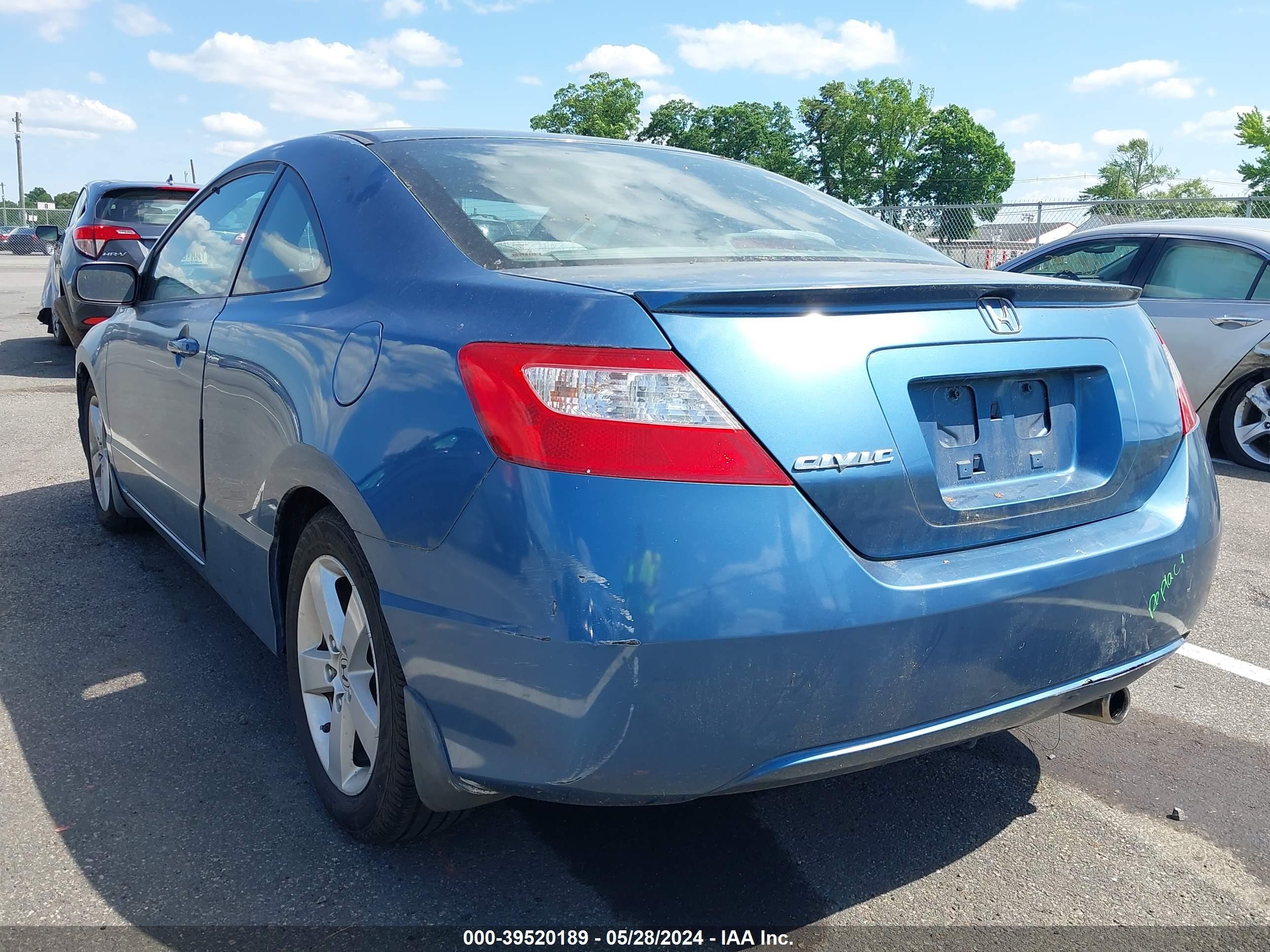 Photo 2 VIN: 2HGFG128X8H537501 - HONDA CIVIC 