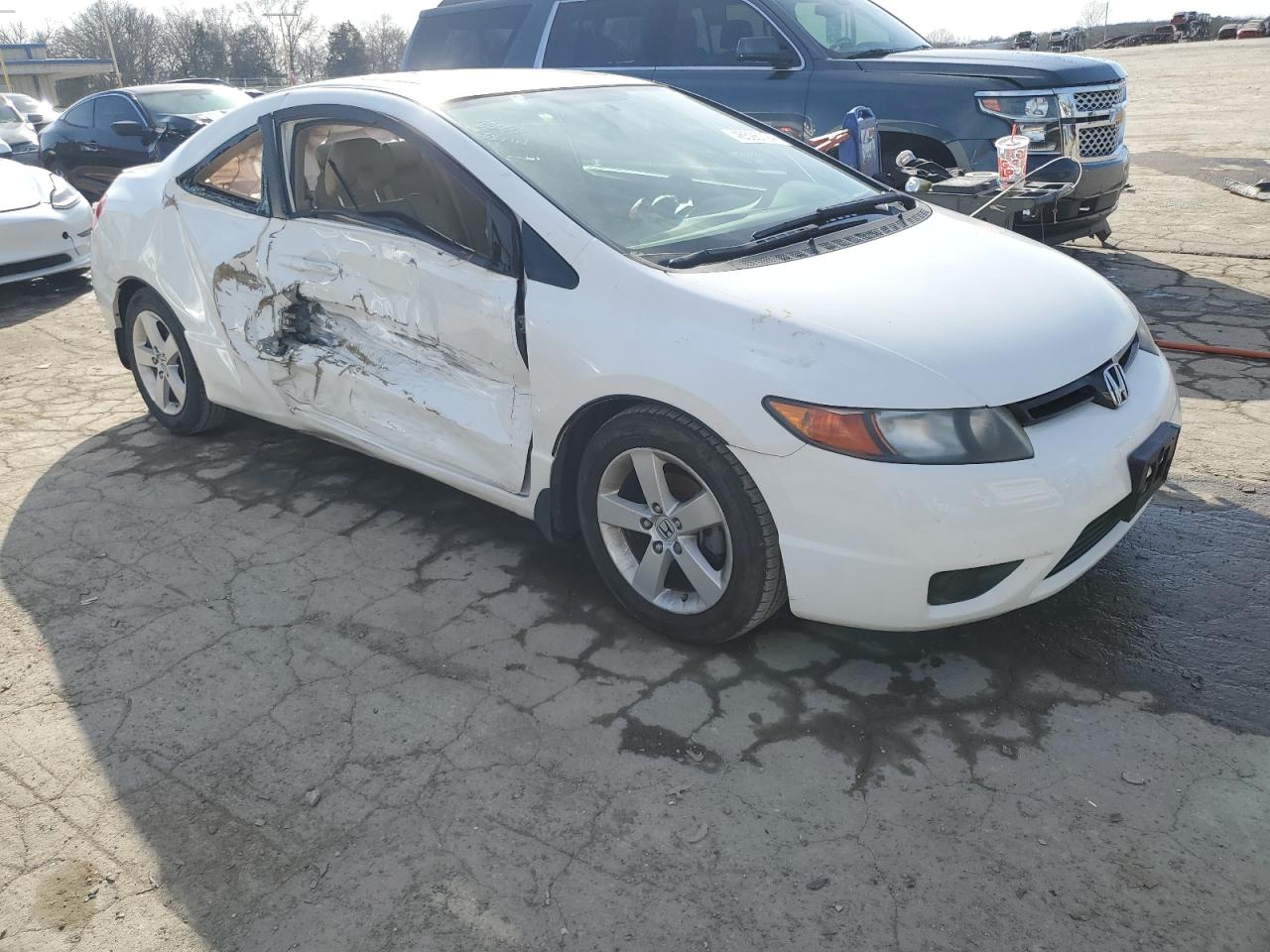 Photo 3 VIN: 2HGFG12908H532445 - HONDA CIVIC 