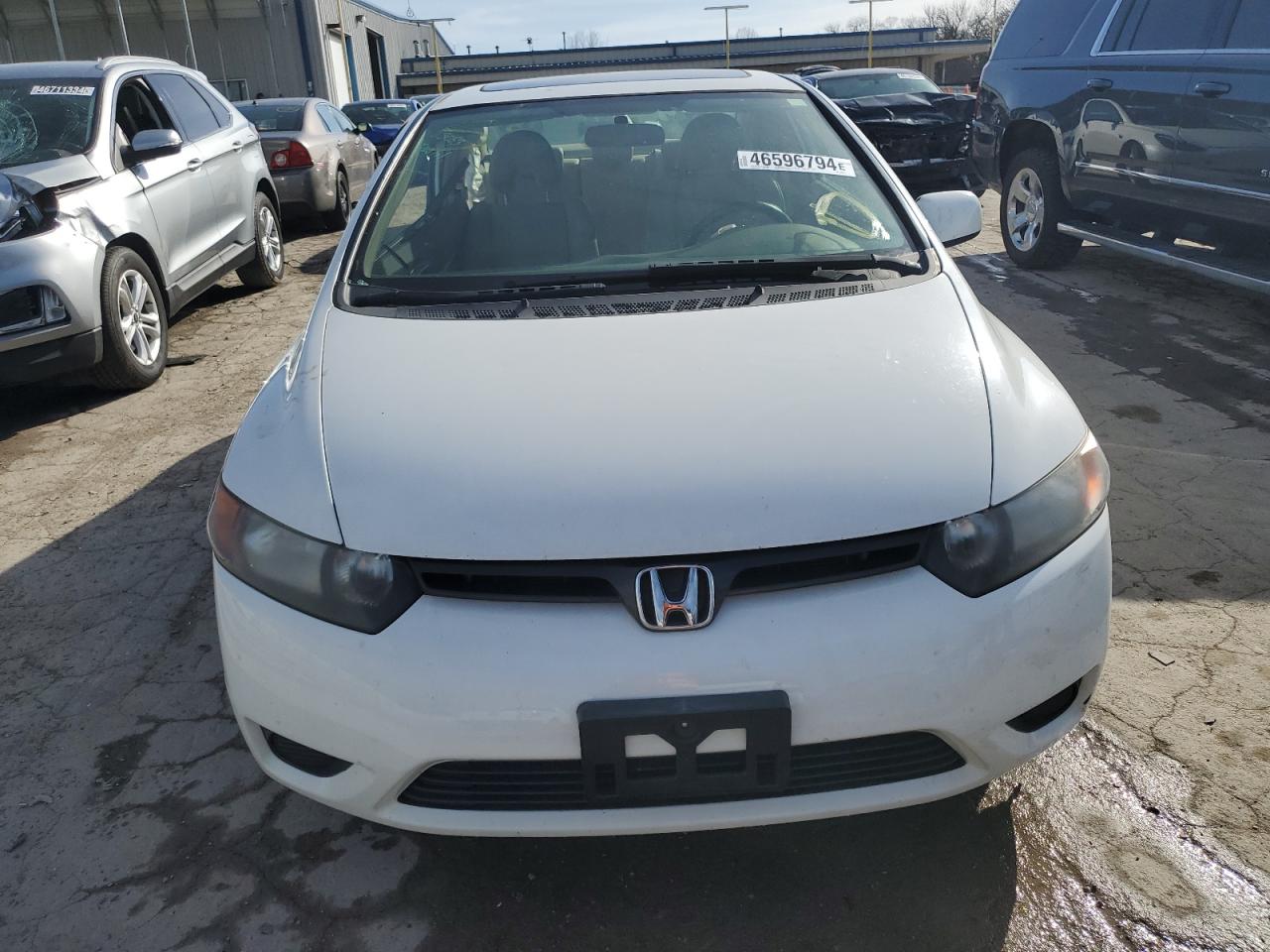 Photo 4 VIN: 2HGFG12908H532445 - HONDA CIVIC 