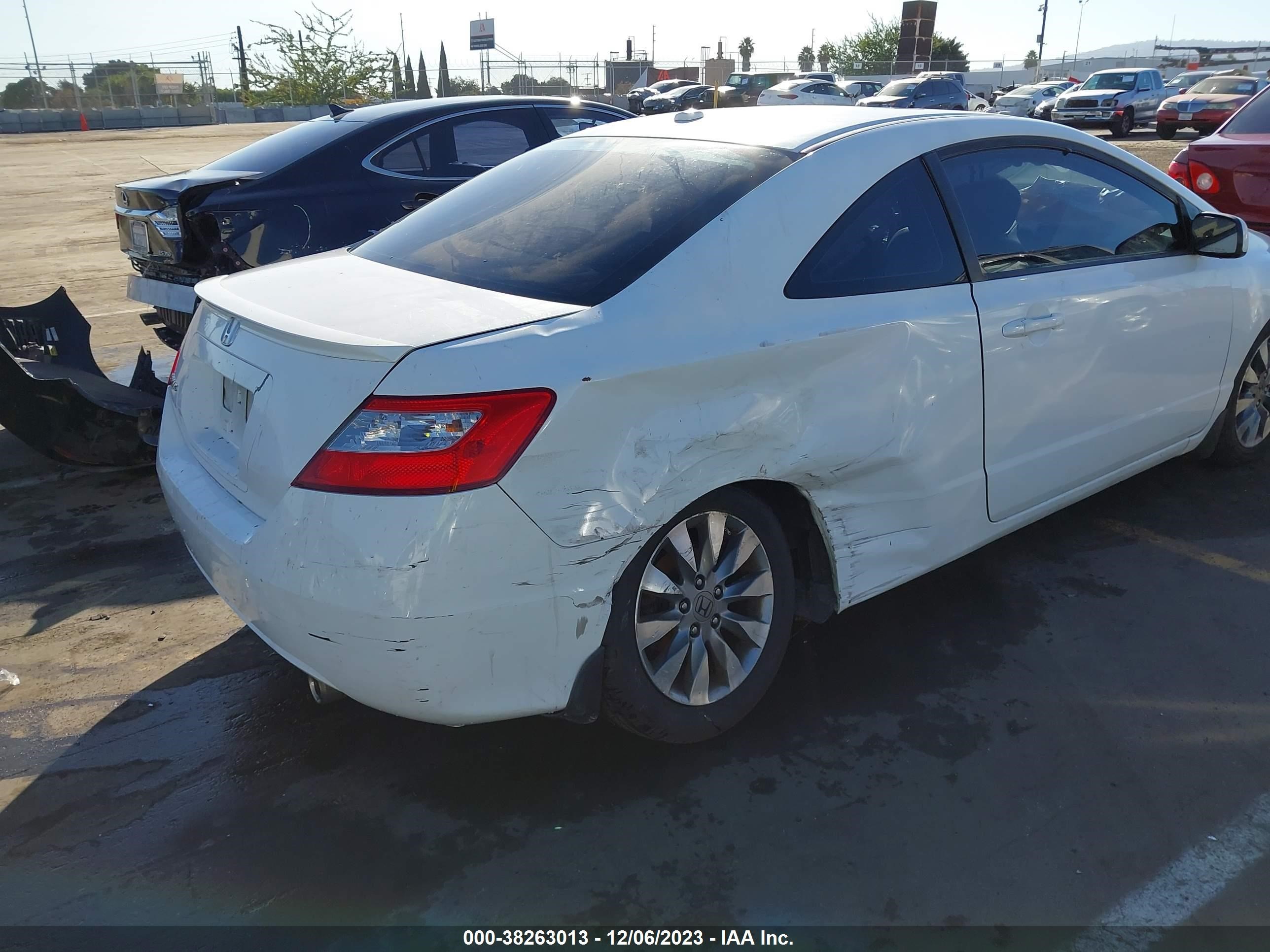 Photo 5 VIN: 2HGFG12909H509006 - HONDA CIVIC 