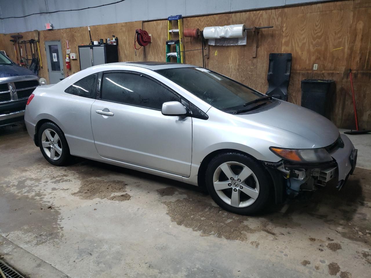 Photo 3 VIN: 2HGFG129X8H556784 - HONDA CIVIC 