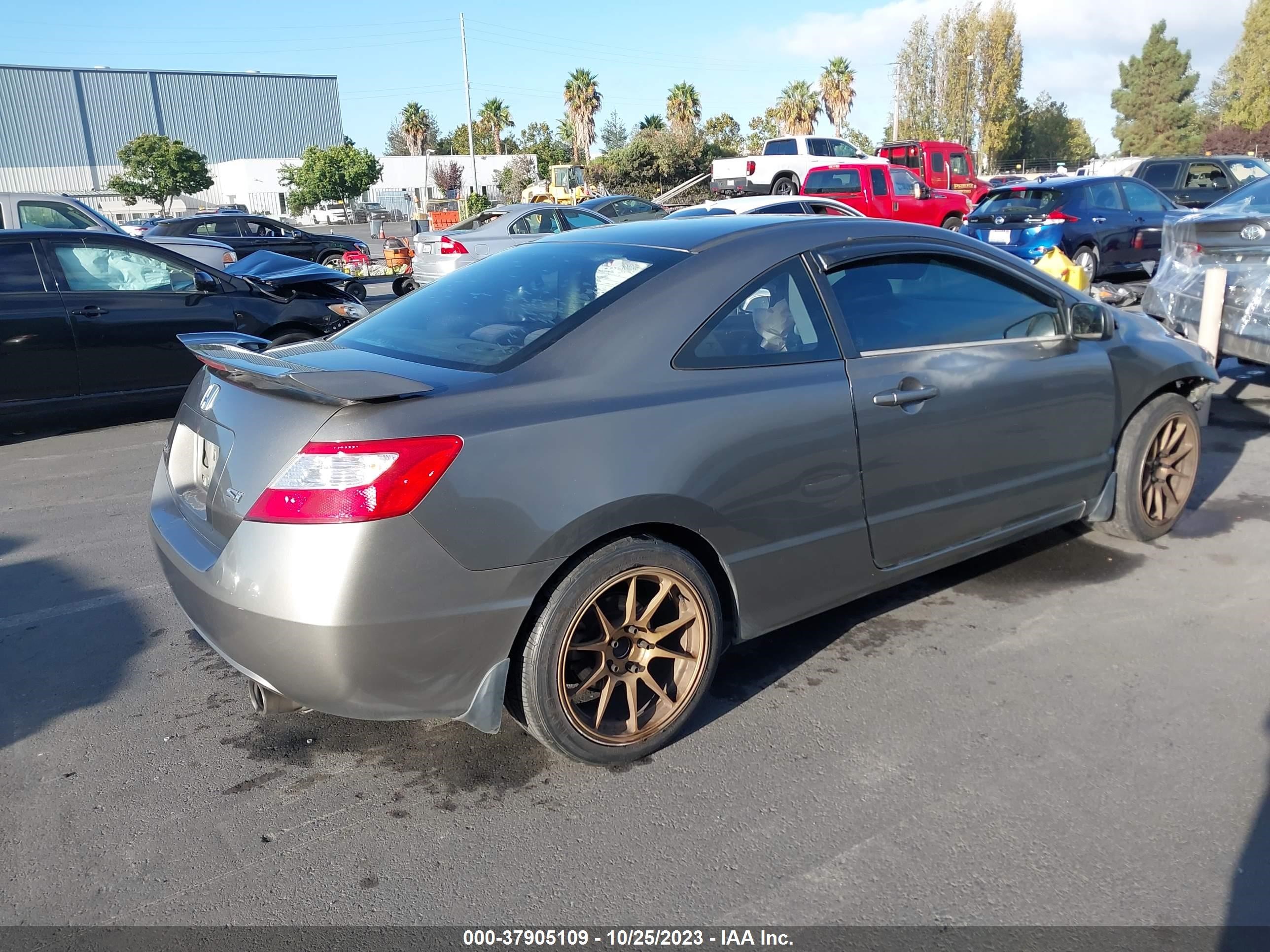 Photo 3 VIN: 2HGFG21526H711720 - HONDA CIVIC 