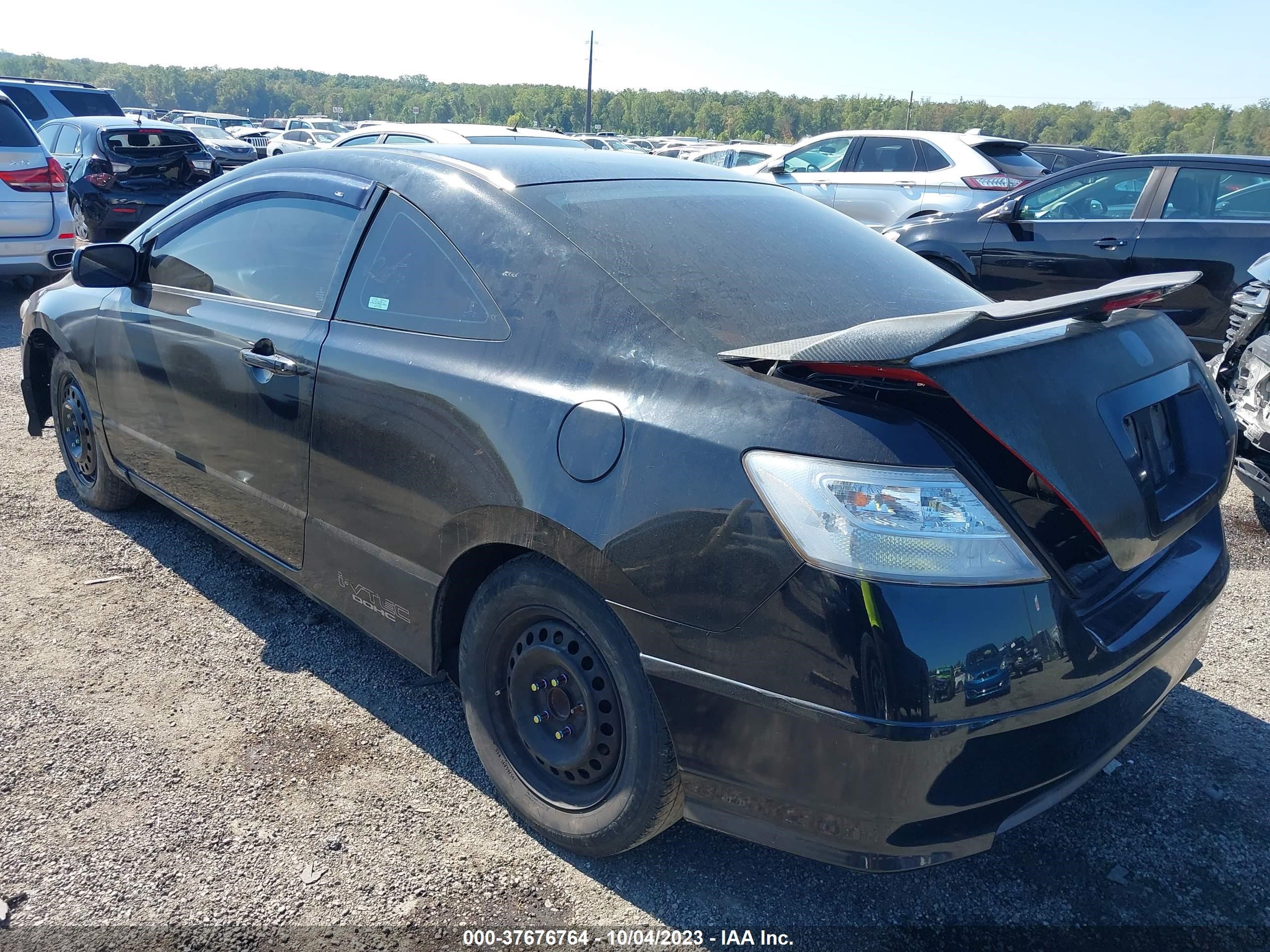 Photo 2 VIN: 2HGFG2A52AH700404 - HONDA CIVIC 