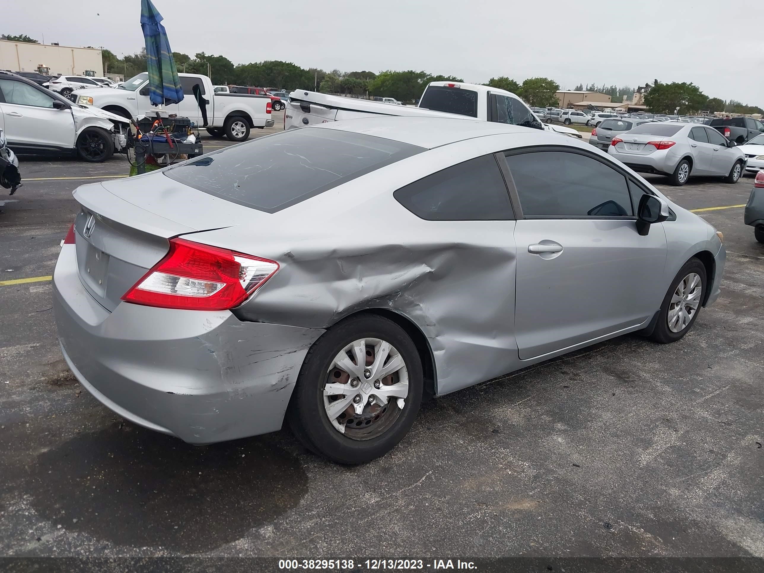 Photo 3 VIN: 2HGFG3B44CH005078 - HONDA CIVIC 