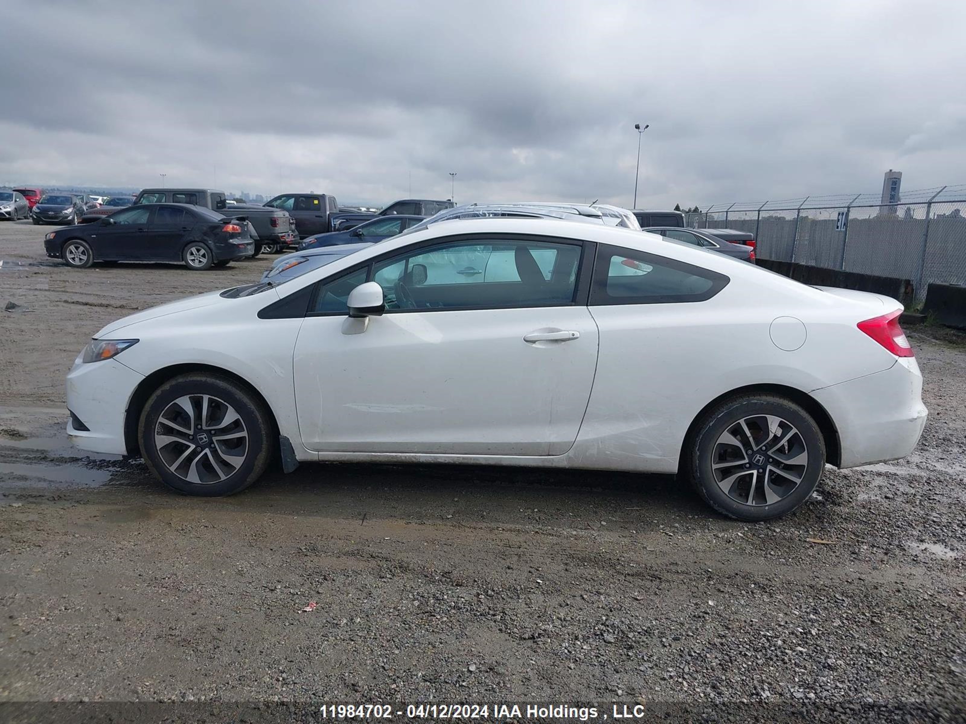 Photo 13 VIN: 2HGFG3B50DH004536 - HONDA CIVIC 