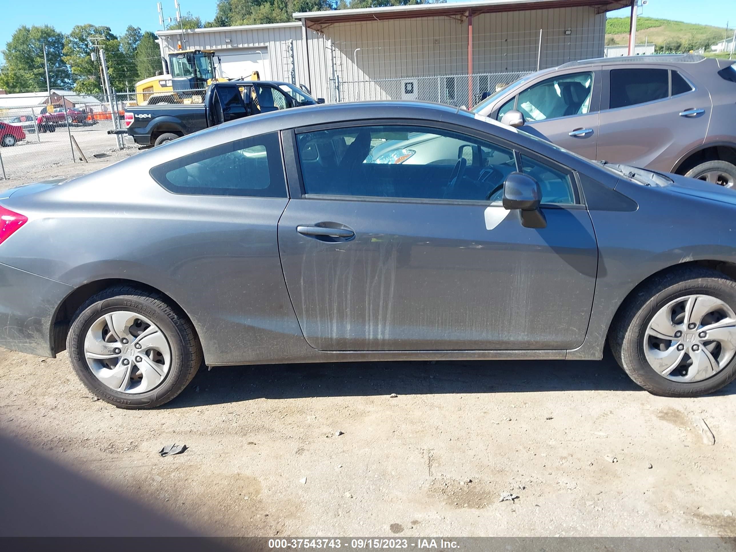 Photo 12 VIN: 2HGFG3B54DH531768 - HONDA CIVIC 