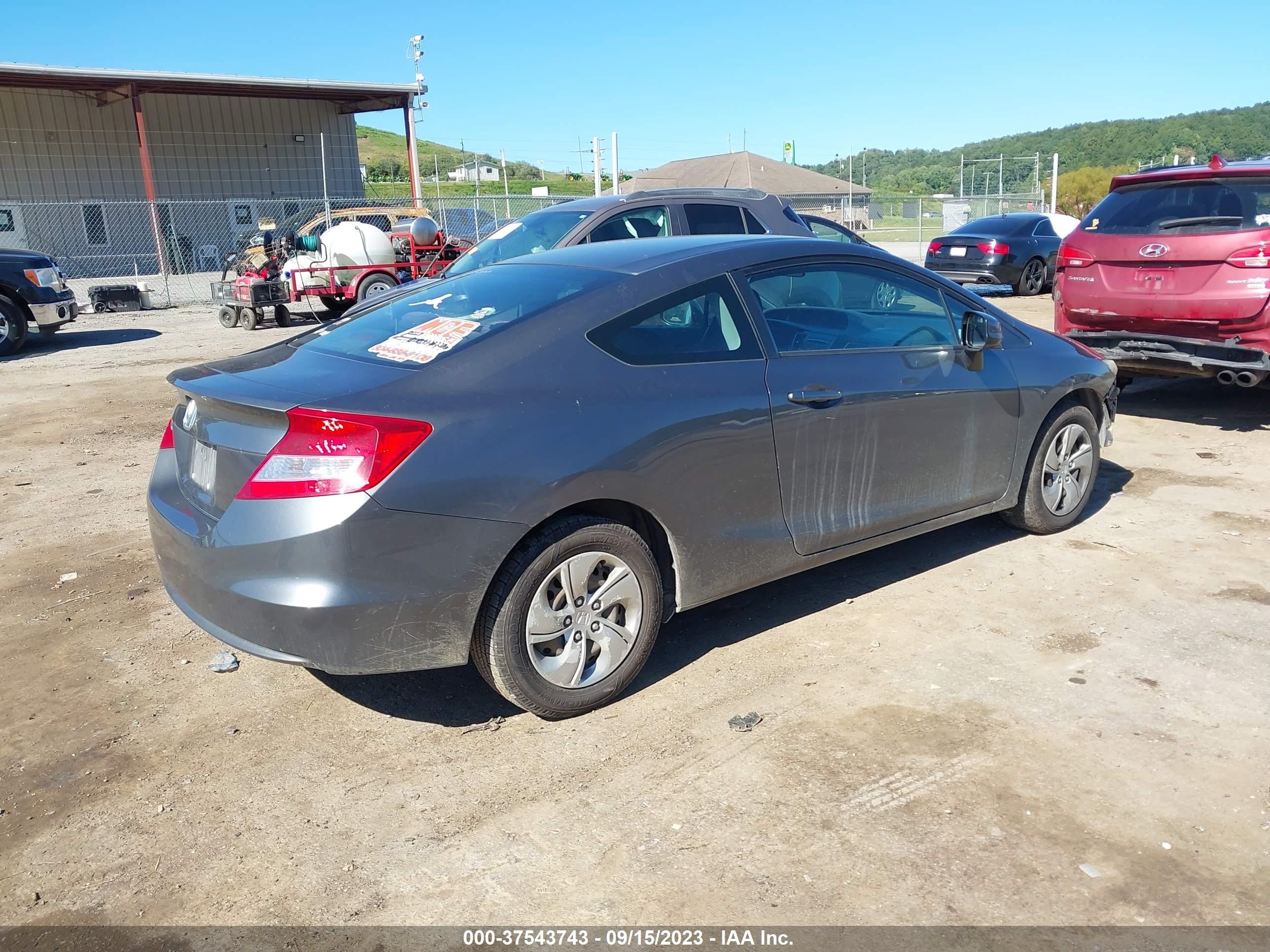 Photo 3 VIN: 2HGFG3B54DH531768 - HONDA CIVIC 