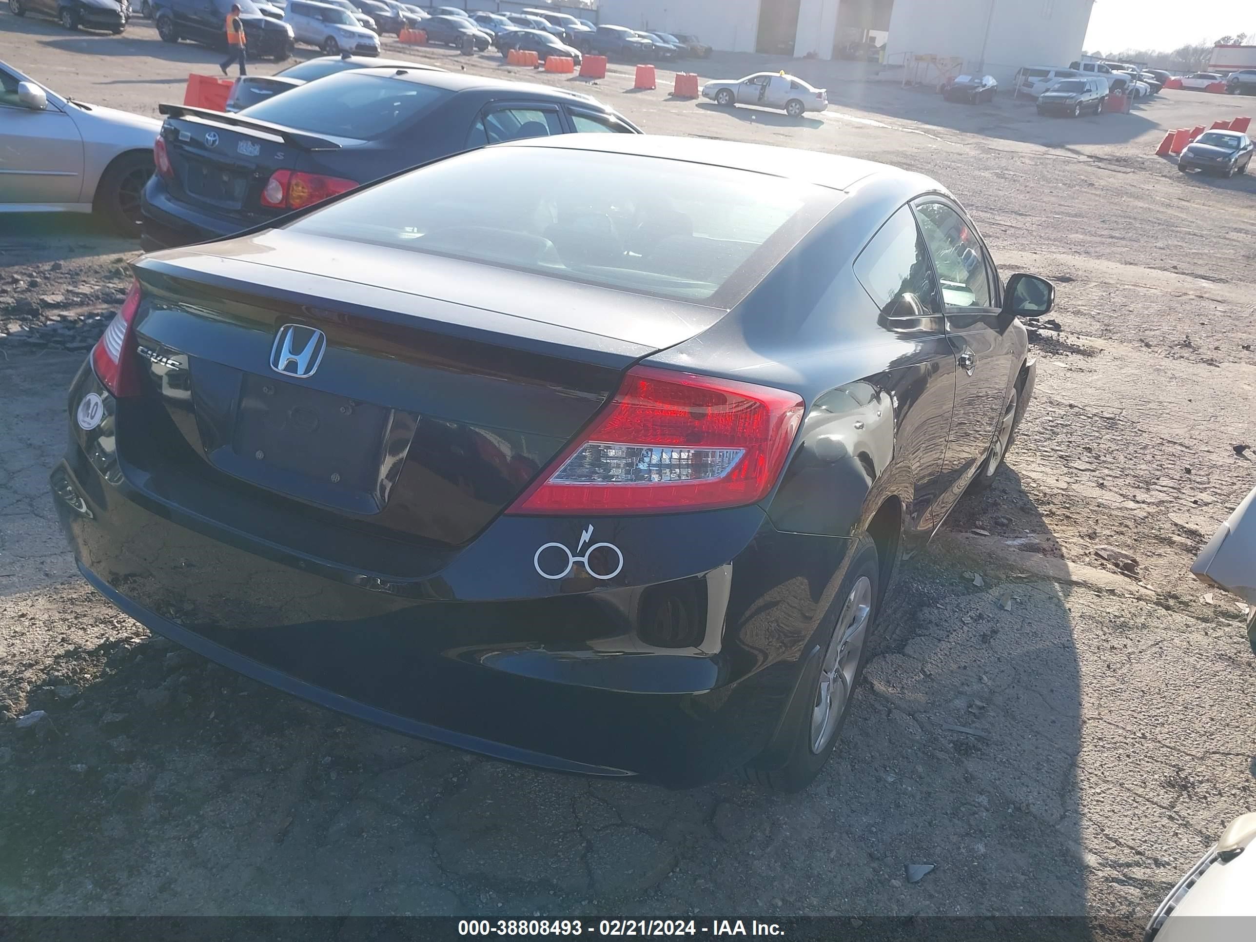 Photo 3 VIN: 2HGFG3B55DH529611 - HONDA CIVIC 