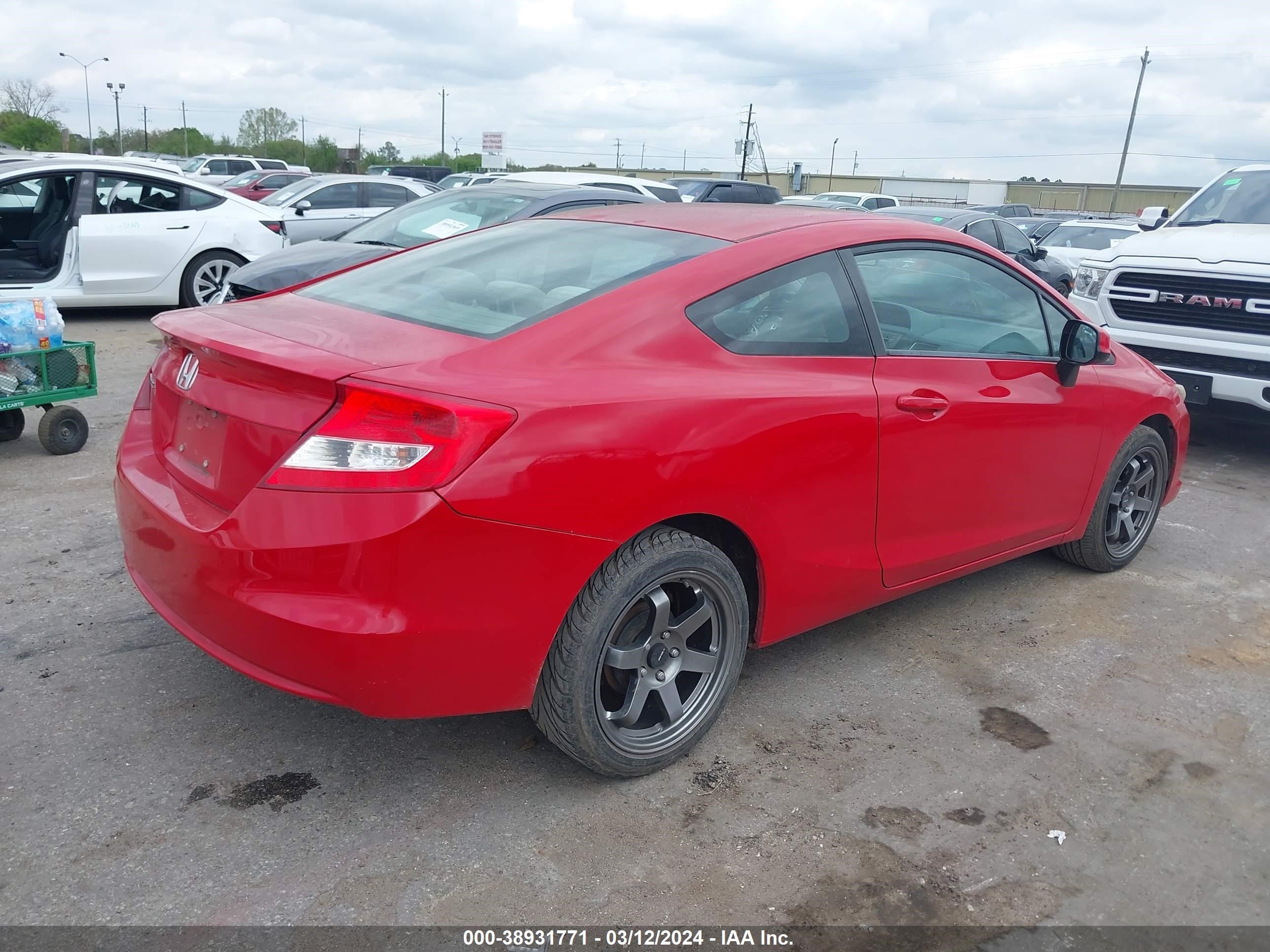 Photo 3 VIN: 2HGFG3B56DH527706 - HONDA CIVIC 