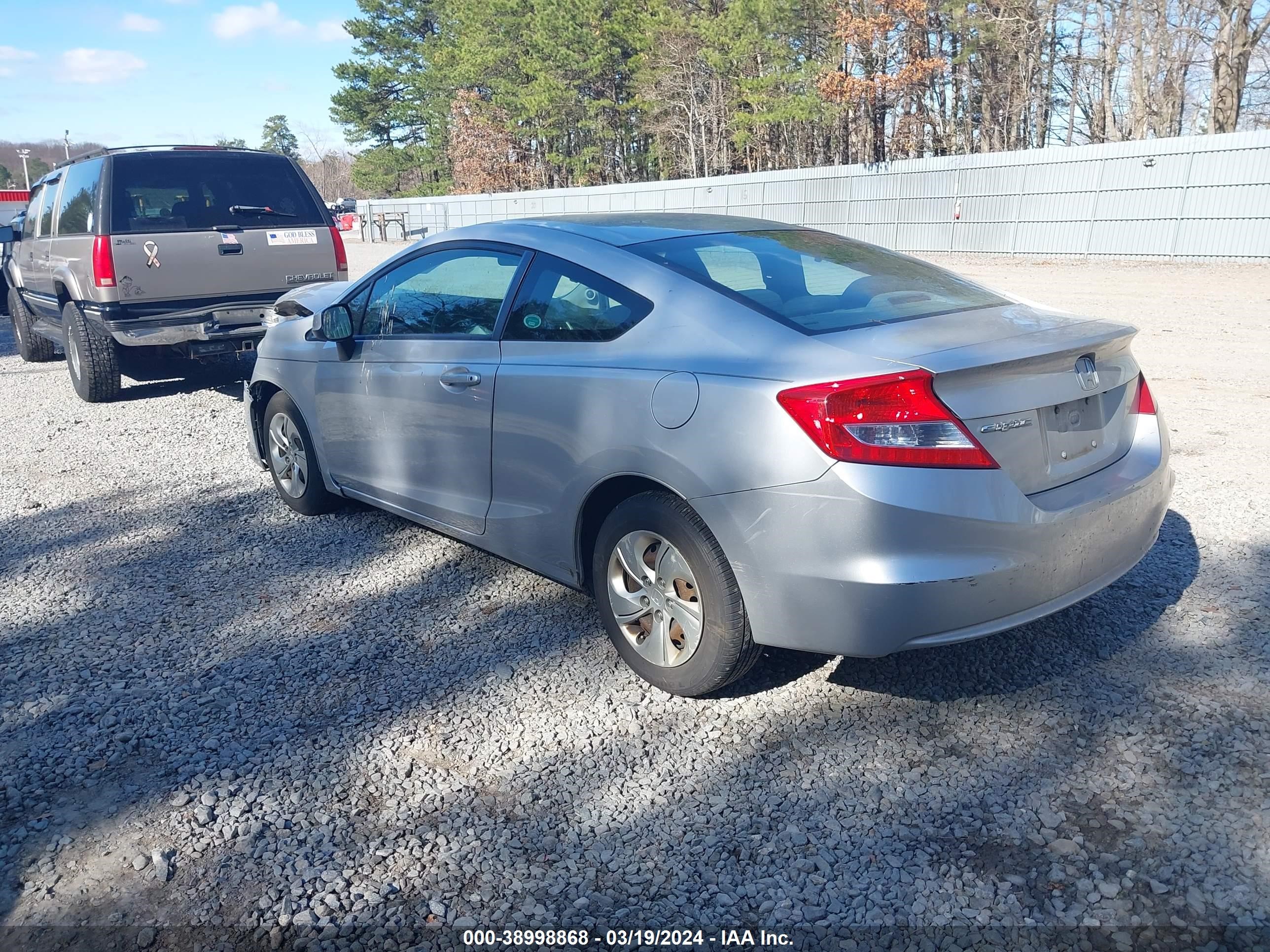 Photo 2 VIN: 2HGFG3B57DH524720 - HONDA CIVIC 