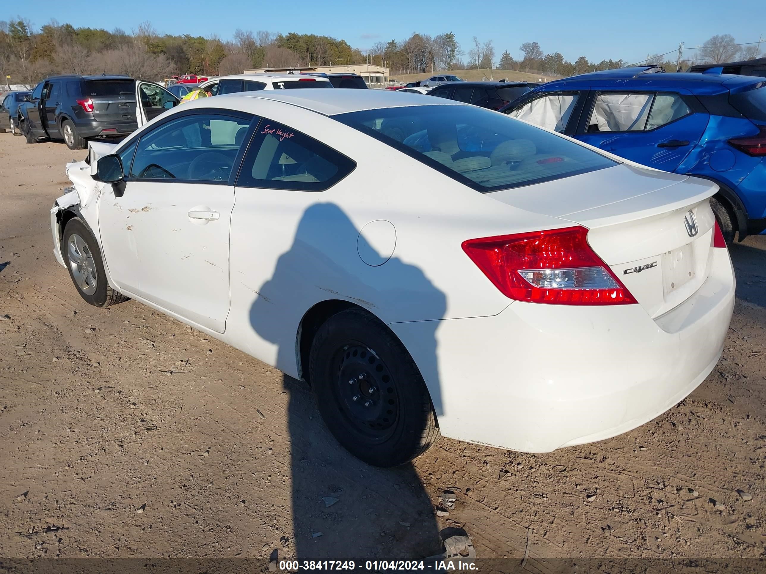 Photo 2 VIN: 2HGFG3B58DH512740 - HONDA CIVIC 