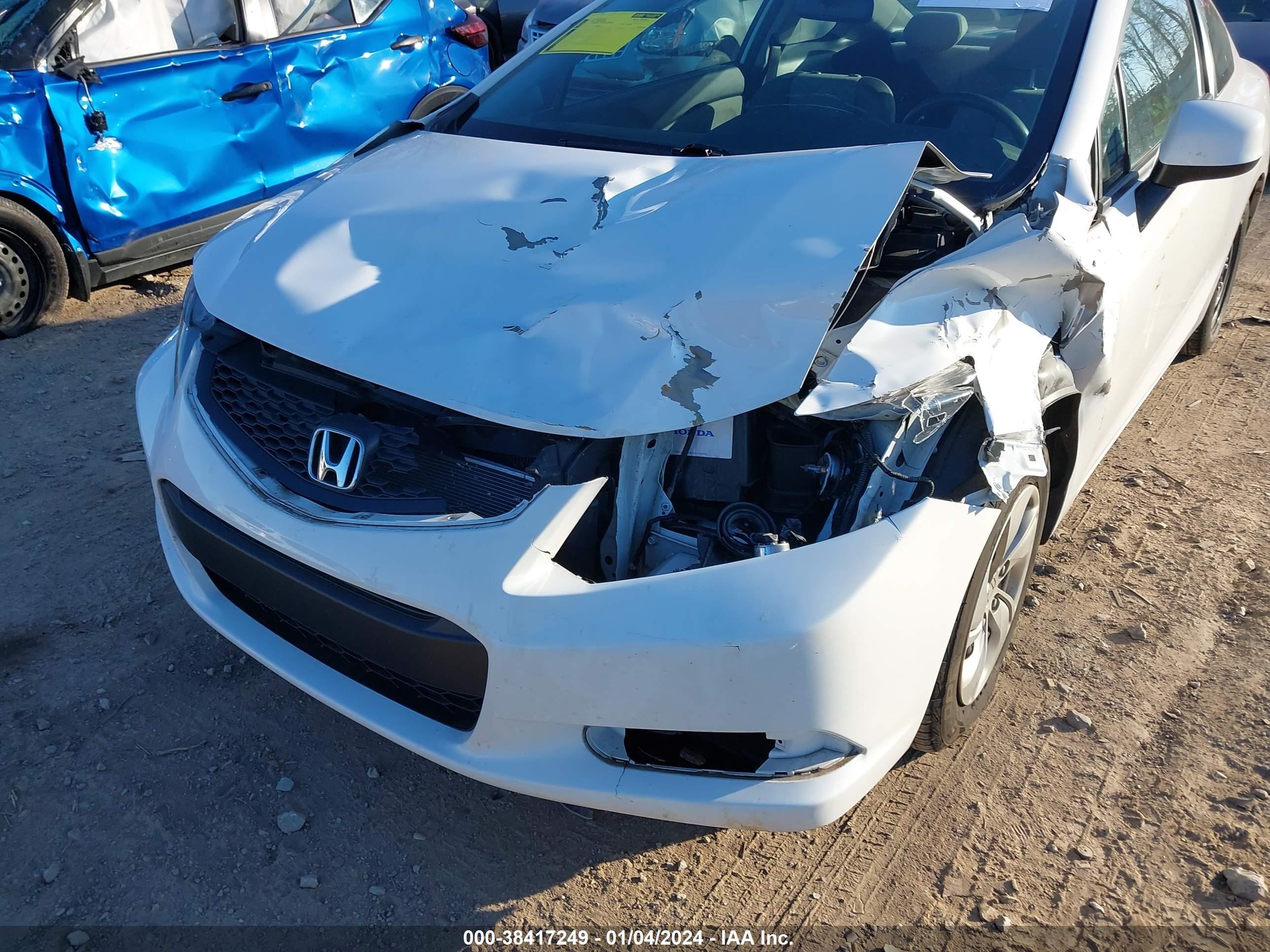 Photo 5 VIN: 2HGFG3B58DH512740 - HONDA CIVIC 