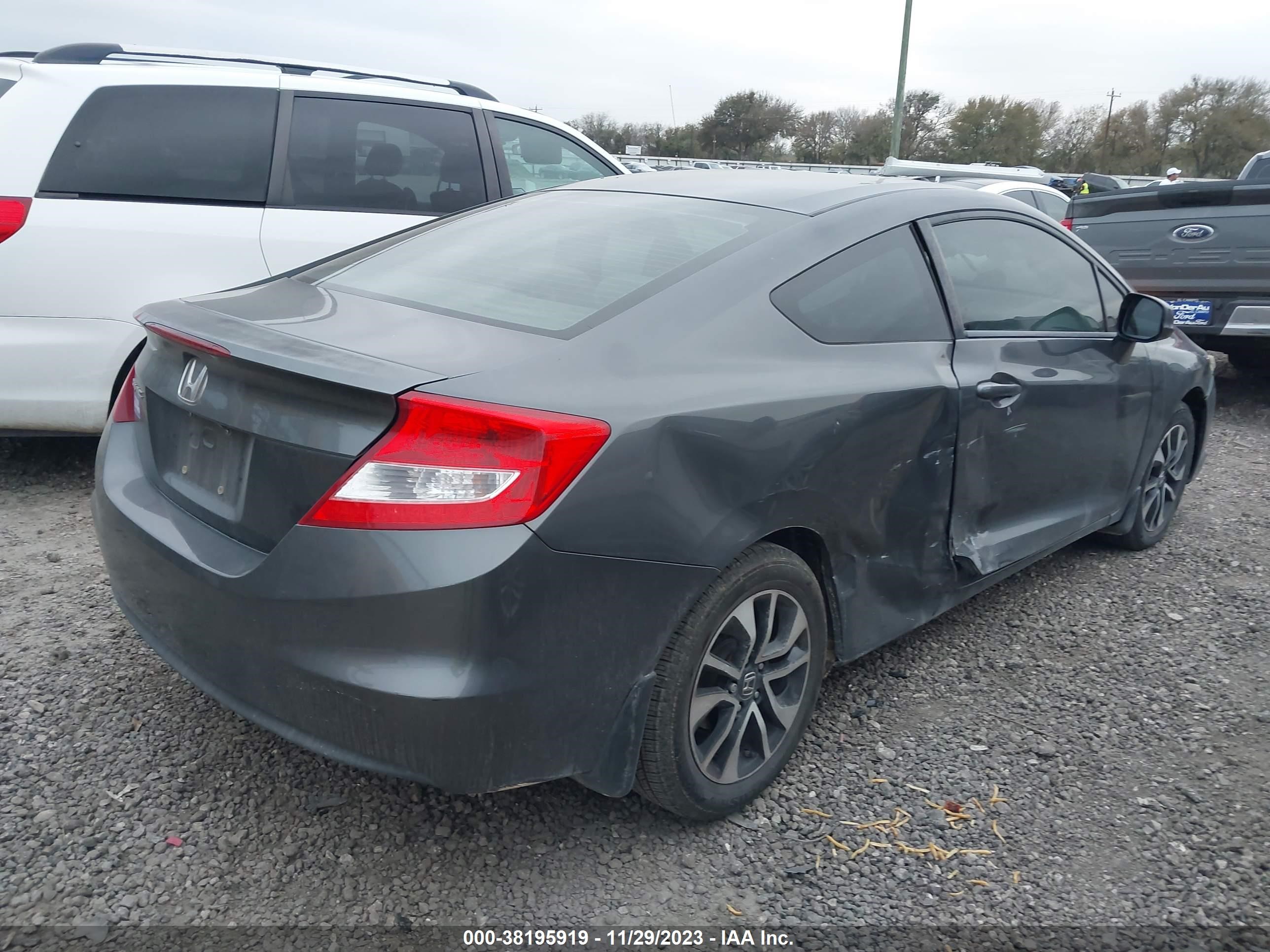 Photo 3 VIN: 2HGFG3B82DH517877 - HONDA CIVIC 