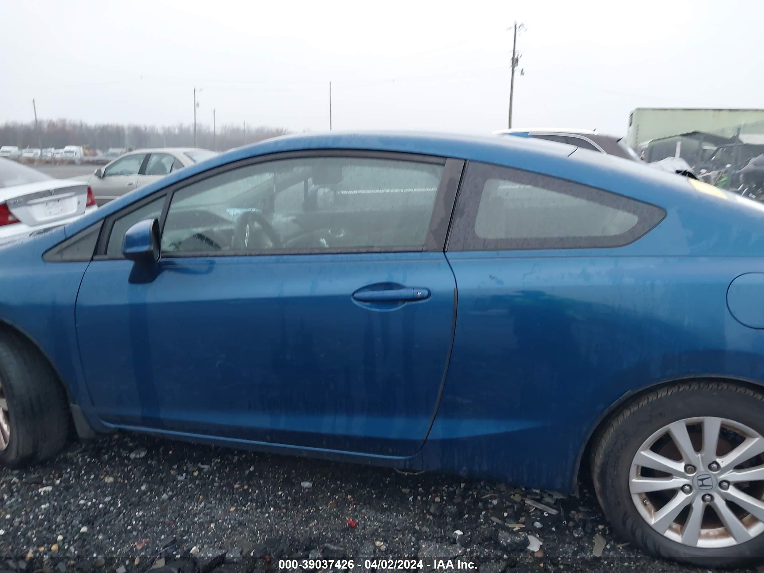 Photo 12 VIN: 2HGFG3B83CH527770 - HONDA CIVIC 