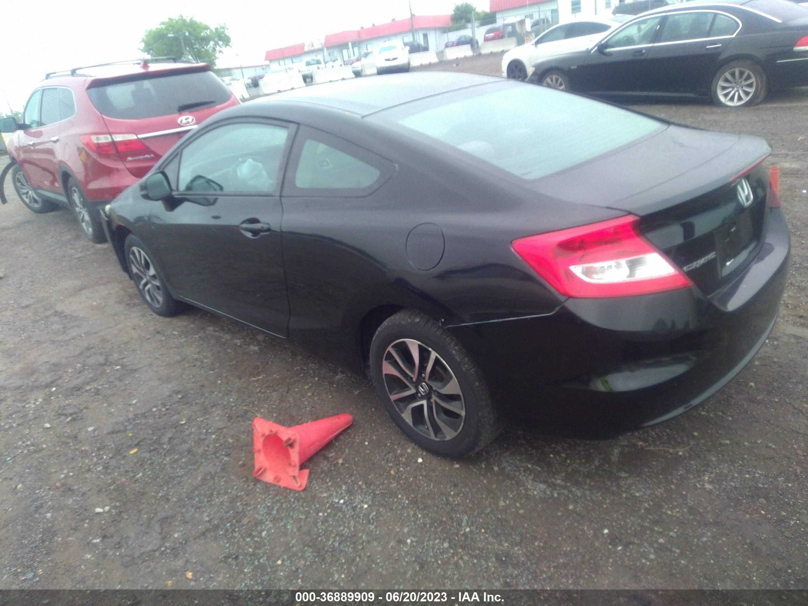 Photo 2 VIN: 2HGFG3B83DH526359 - HONDA CIVIC 