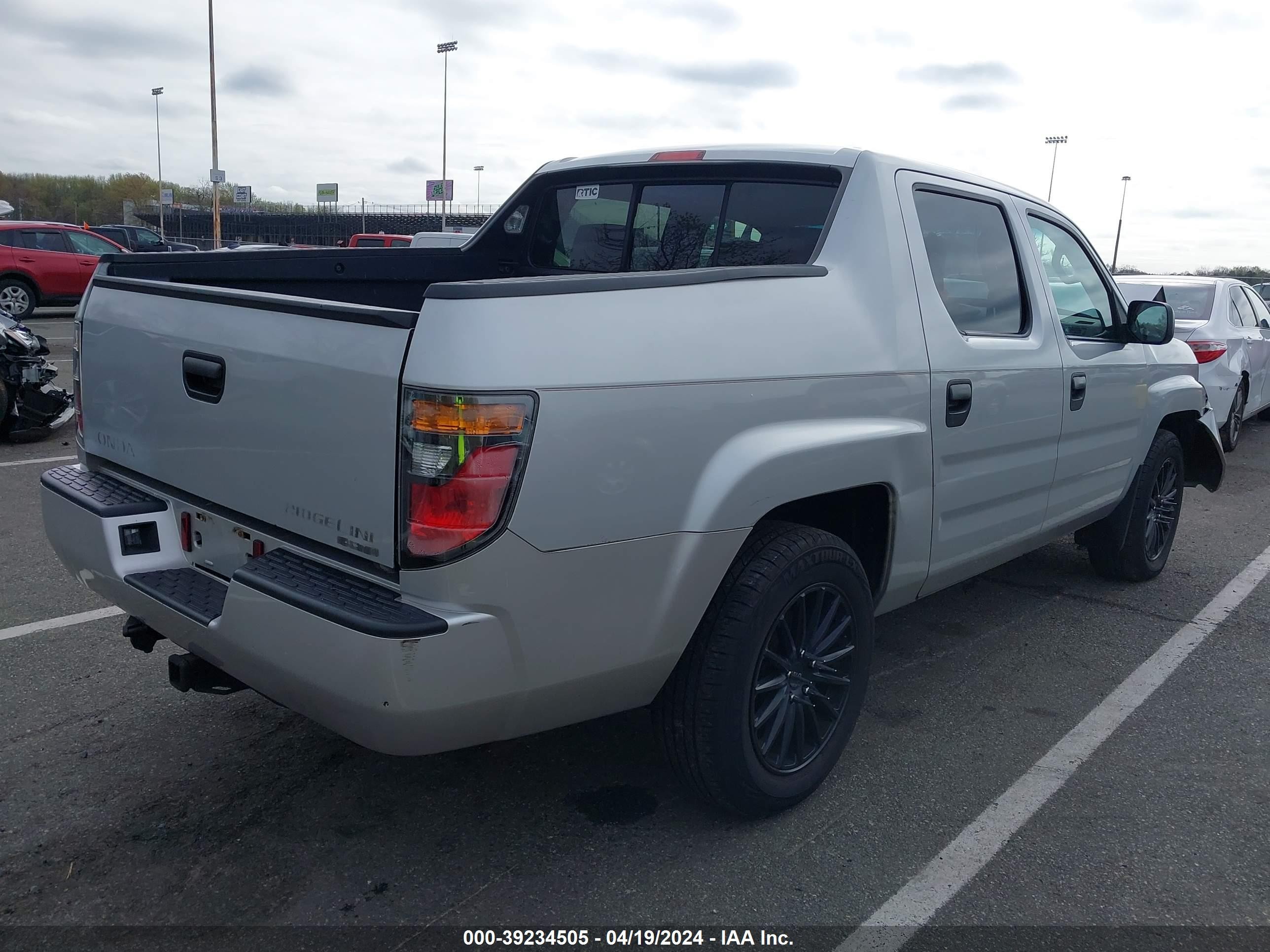 Photo 3 VIN: 2HJYK16208H524232 - HONDA RIDGELINE 