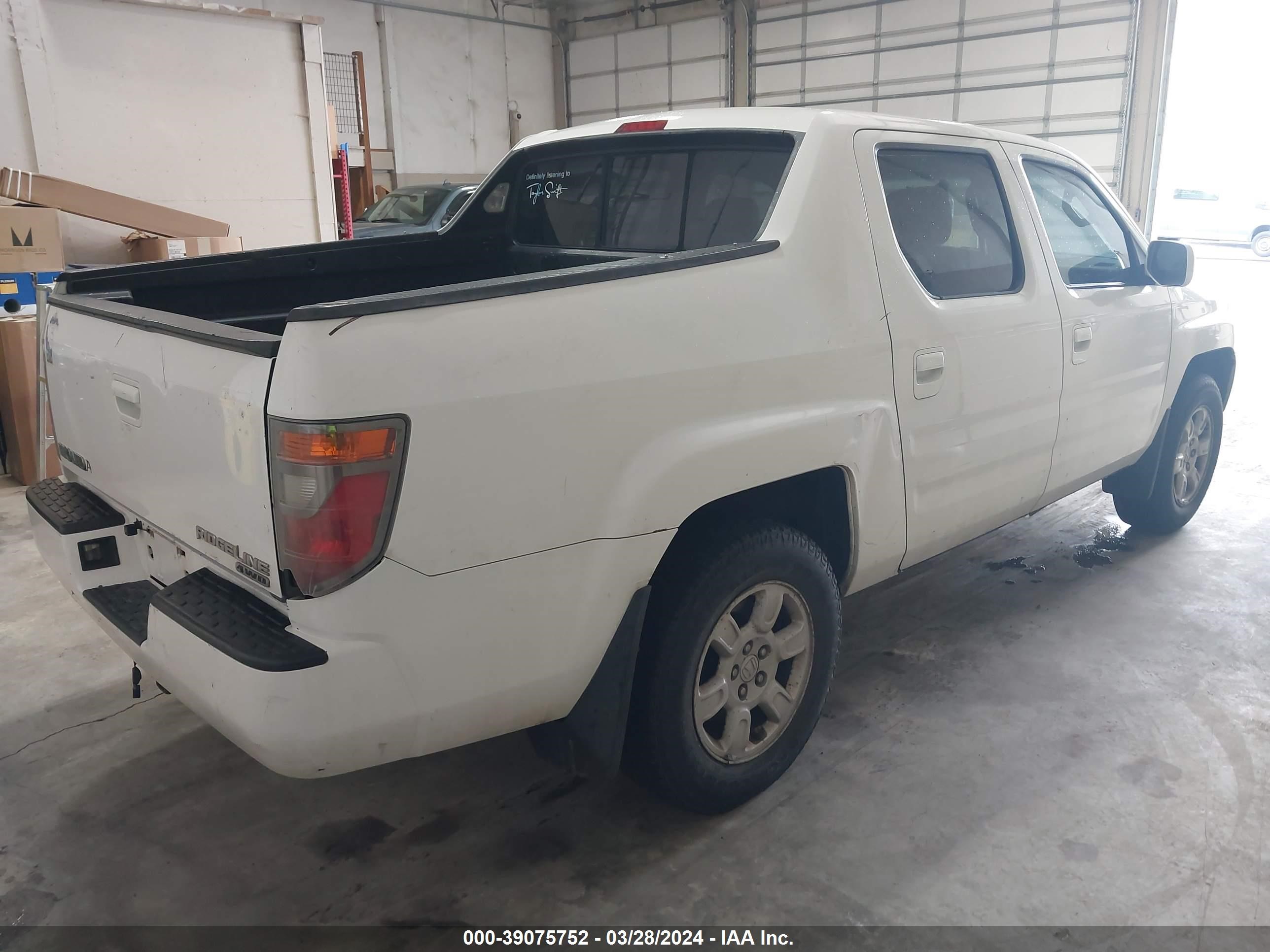 Photo 3 VIN: 2HJYK16406H547816 - HONDA RIDGELINE 