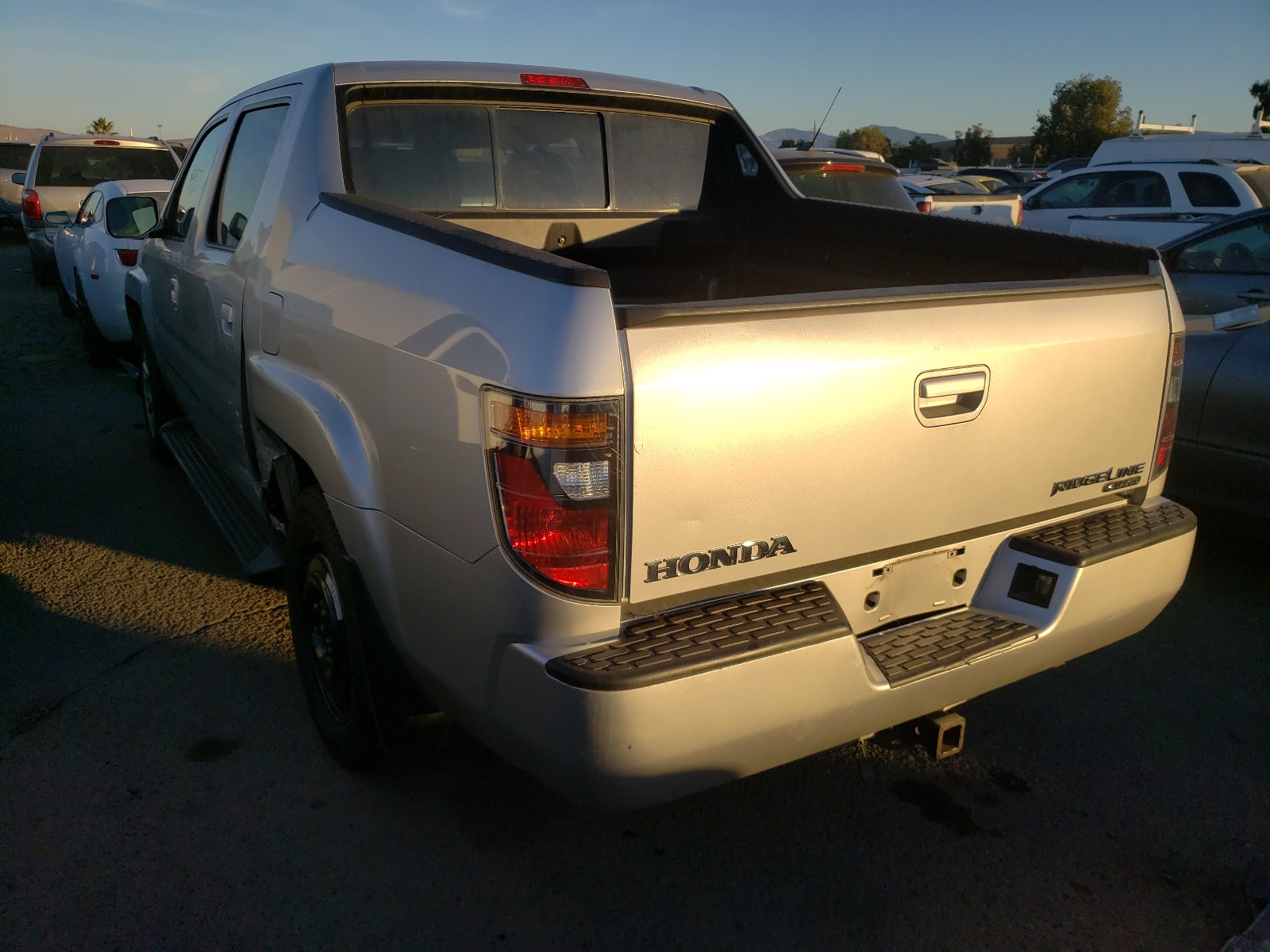 Photo 2 VIN: 2HJYK16416H563975 - HONDA RIDGELINE 