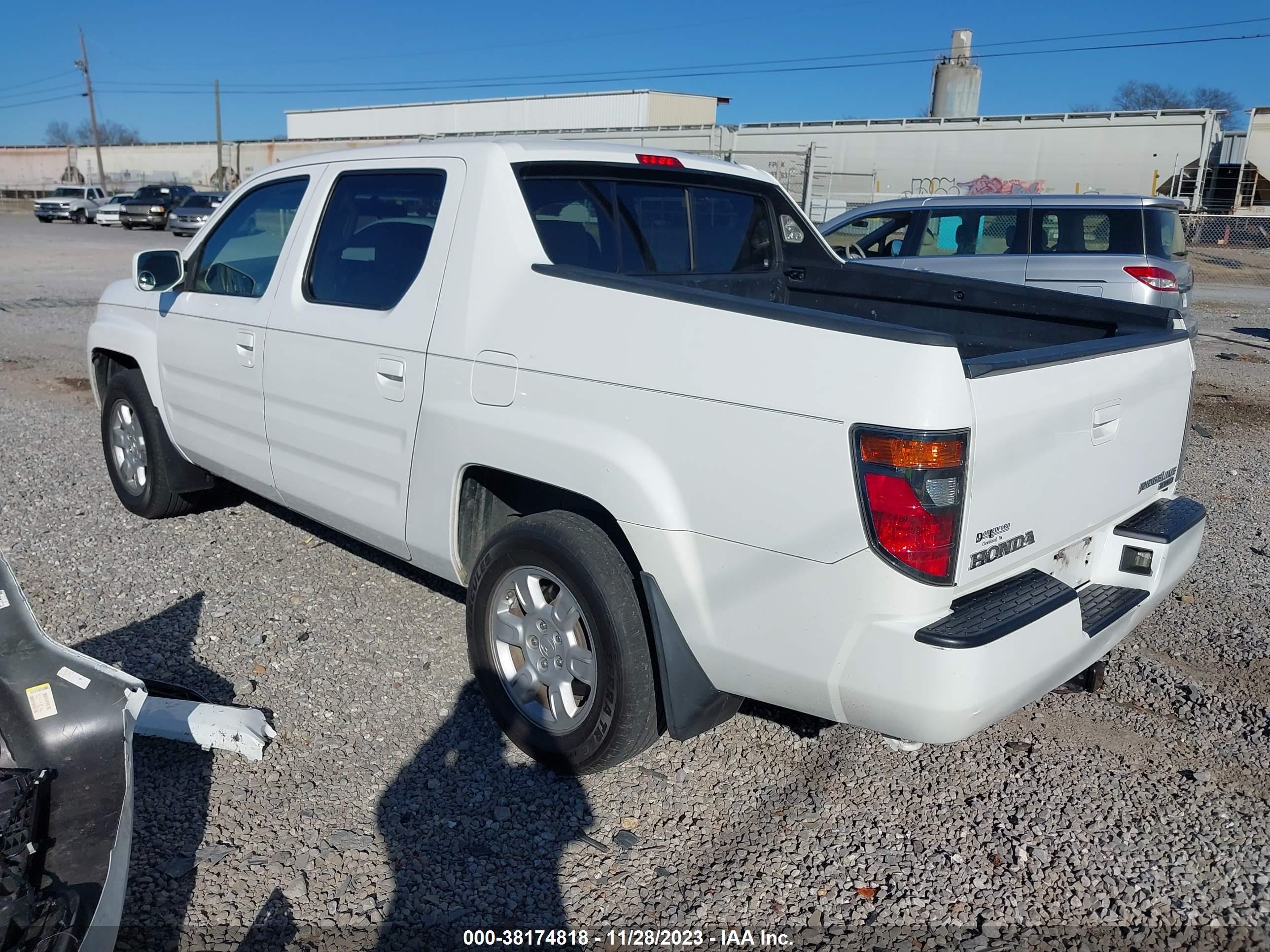 Photo 2 VIN: 2HJYK16426H523565 - HONDA RIDGELINE 