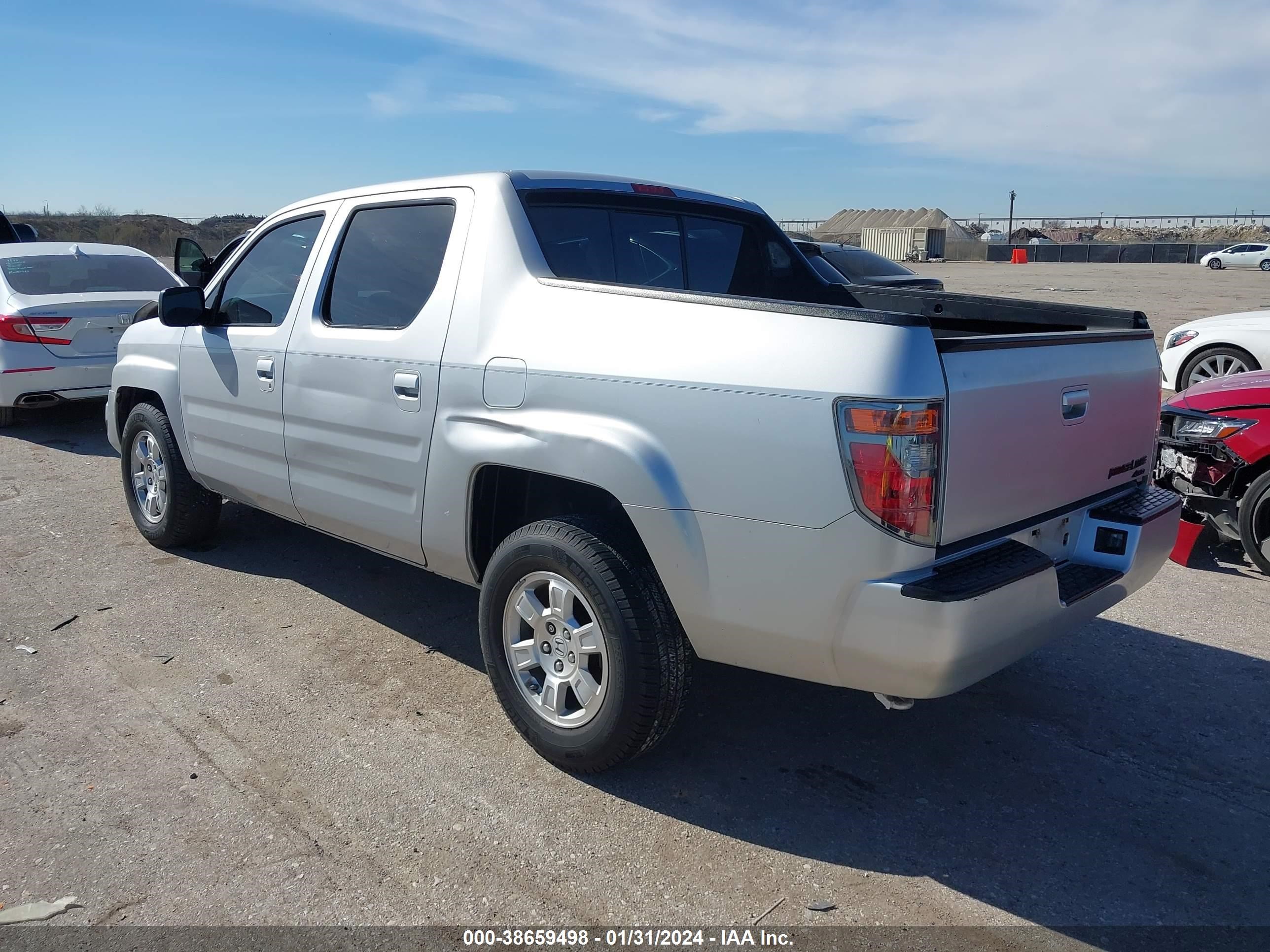 Photo 2 VIN: 2HJYK16498H523727 - HONDA RIDGELINE 