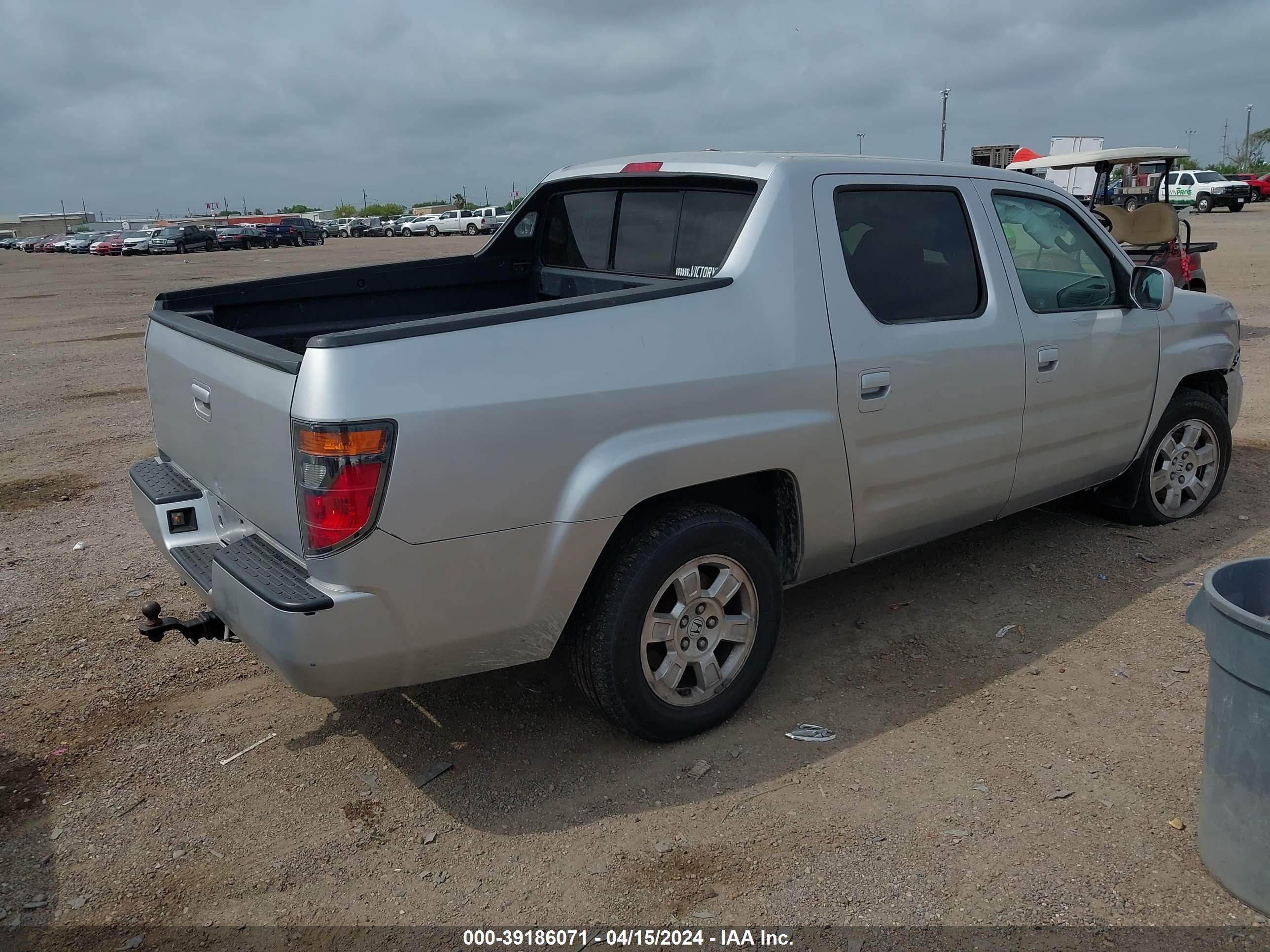 Photo 3 VIN: 2HJYK16508H529179 - HONDA RIDGELINE 