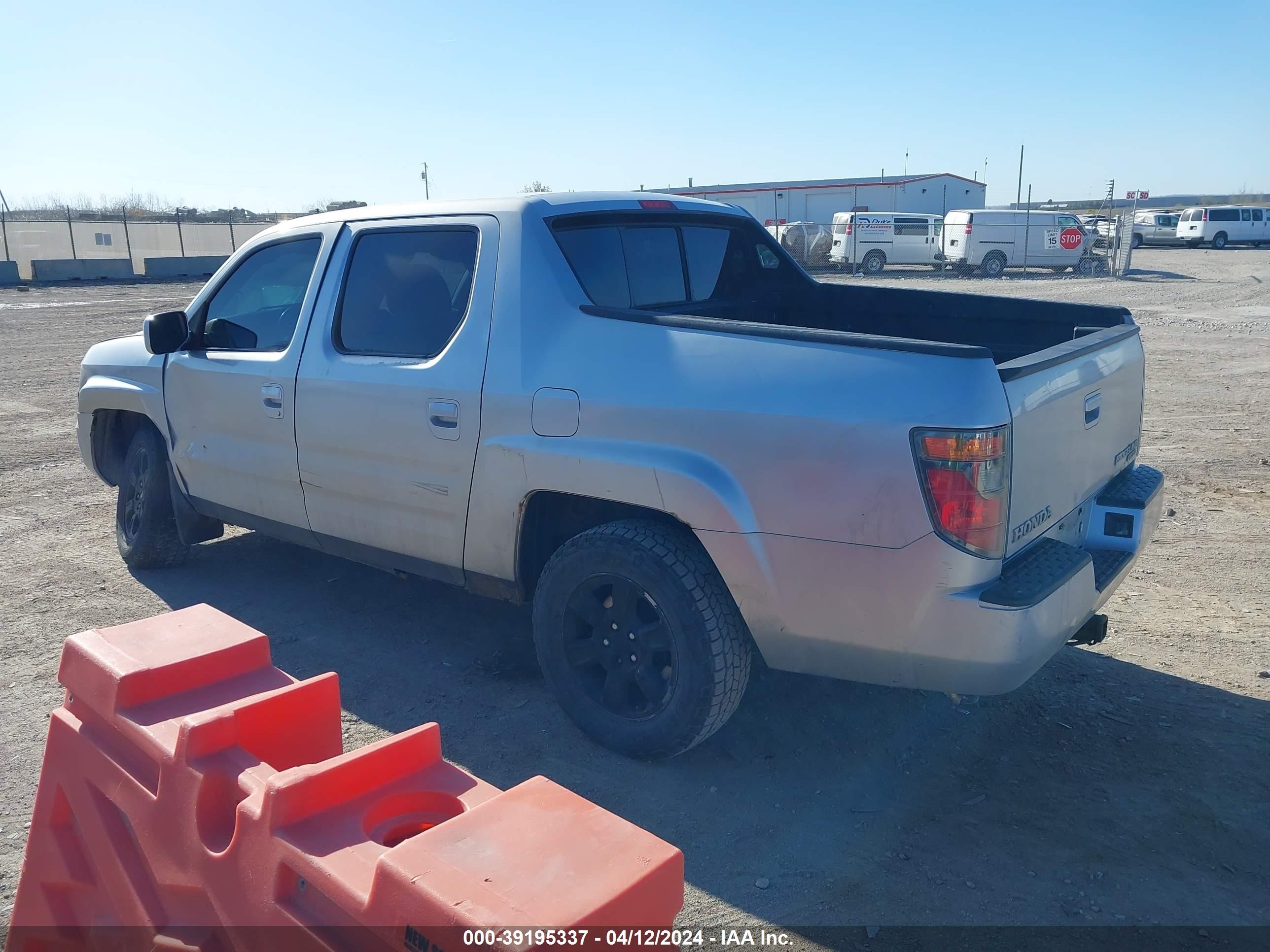 Photo 2 VIN: 2HJYK16526H502661 - HONDA RIDGELINE 