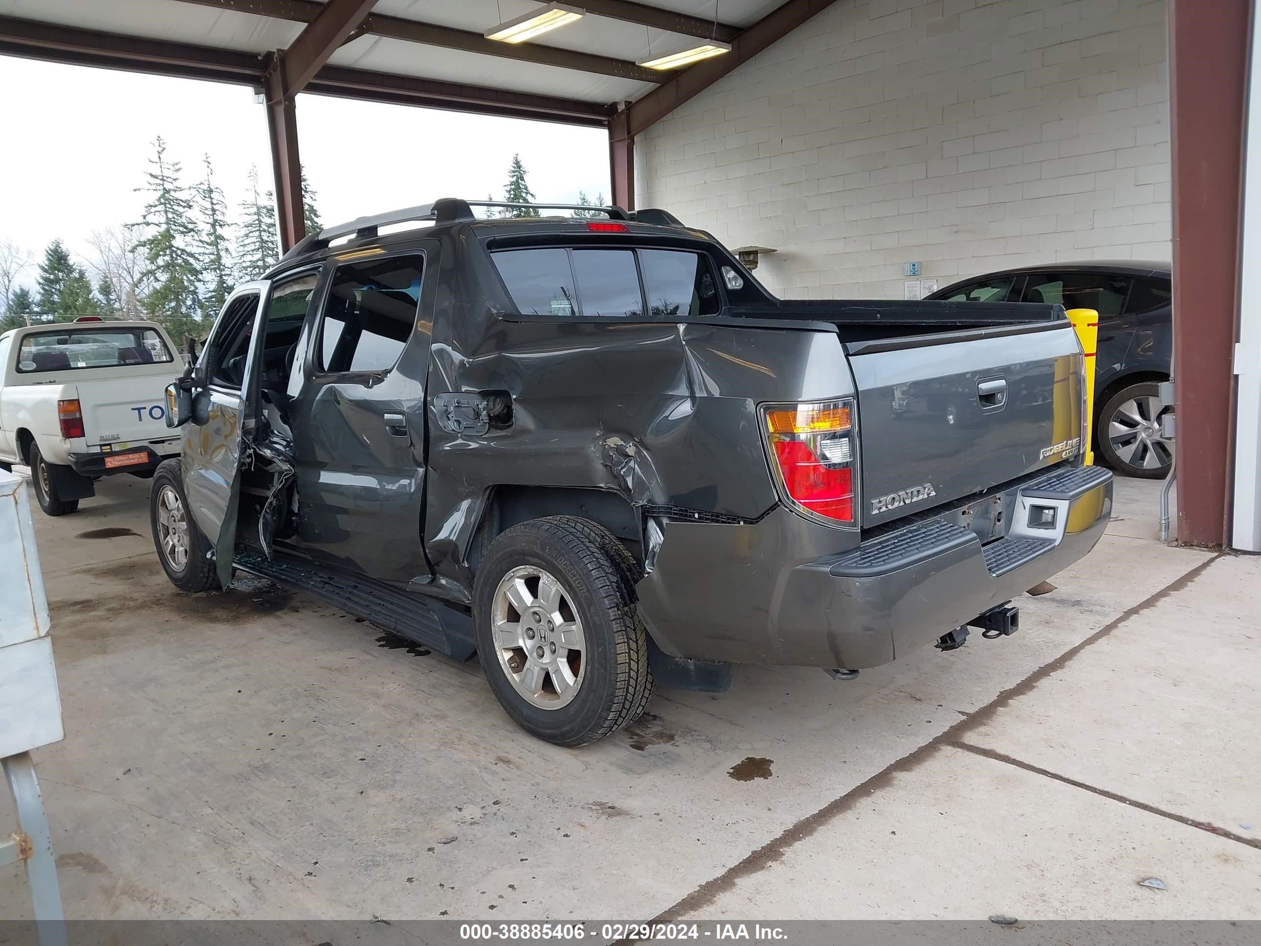 Photo 2 VIN: 2HJYK16528H523092 - HONDA RIDGELINE 