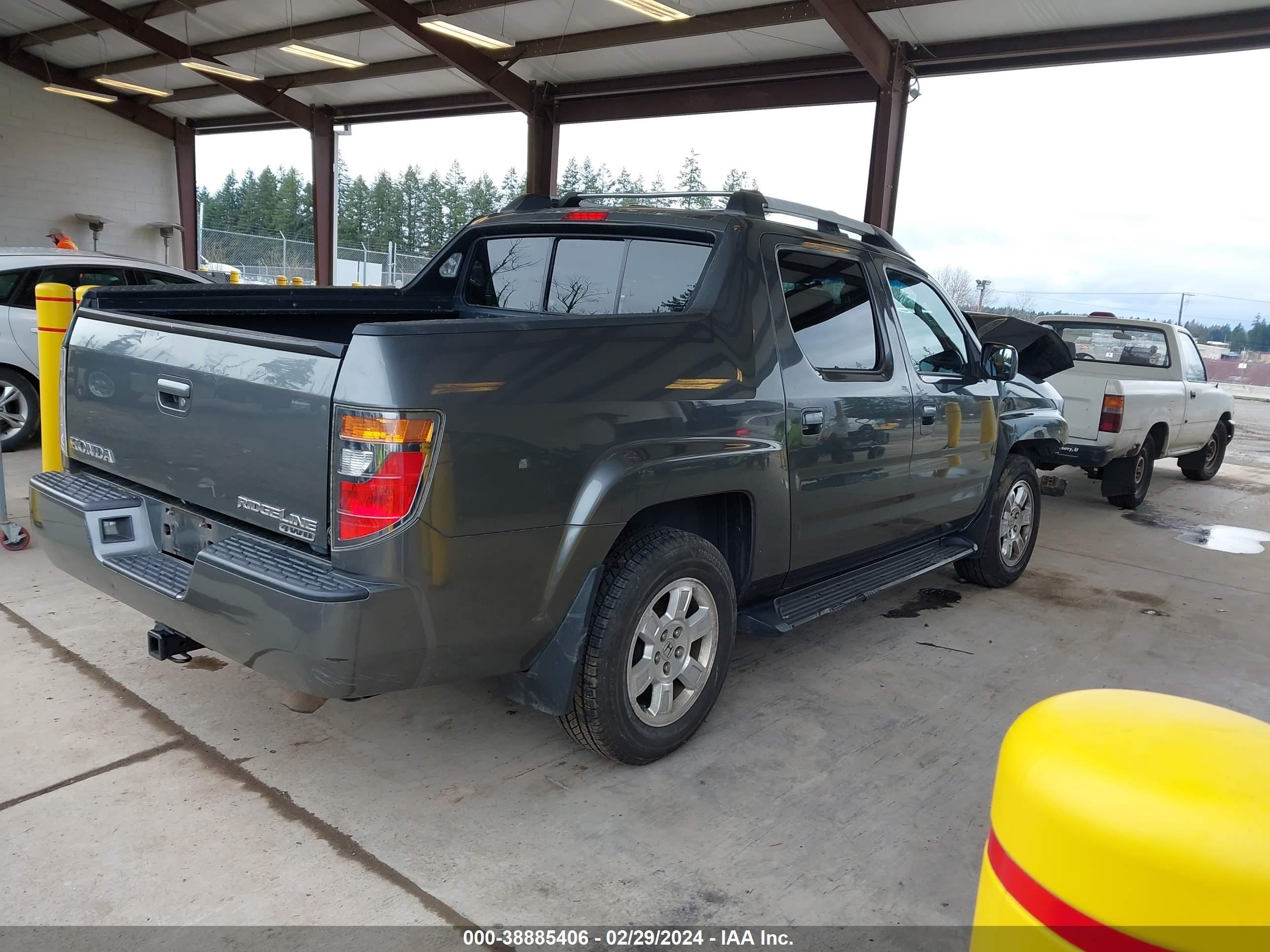 Photo 3 VIN: 2HJYK16528H523092 - HONDA RIDGELINE 