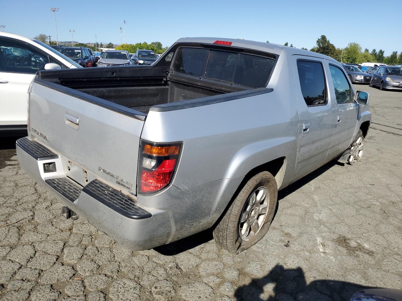 Photo 2 VIN: 2HJYK16547H526221 - HONDA RIDGELINE 