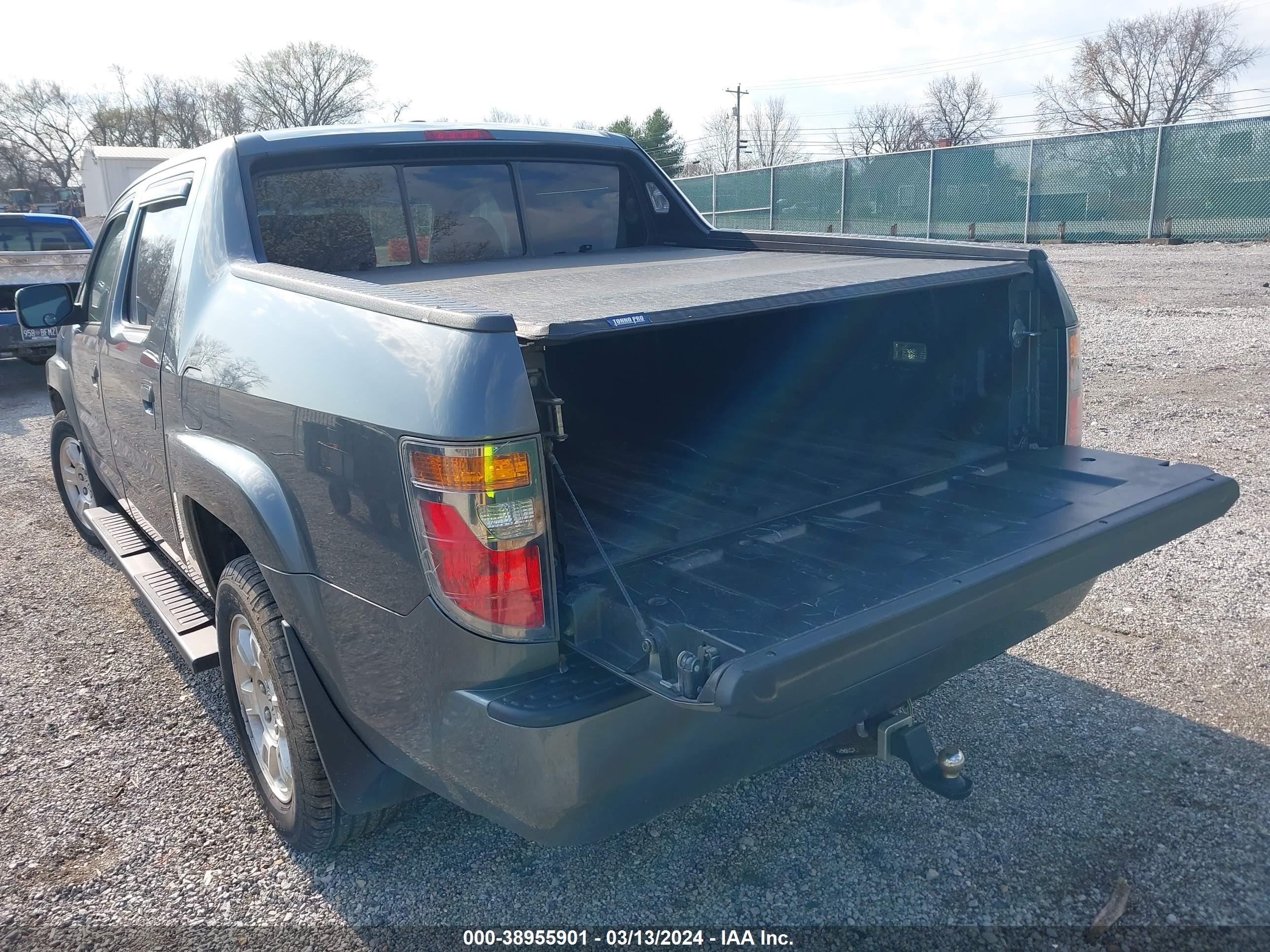 Photo 2 VIN: 2HJYK16548H532019 - HONDA RIDGELINE 