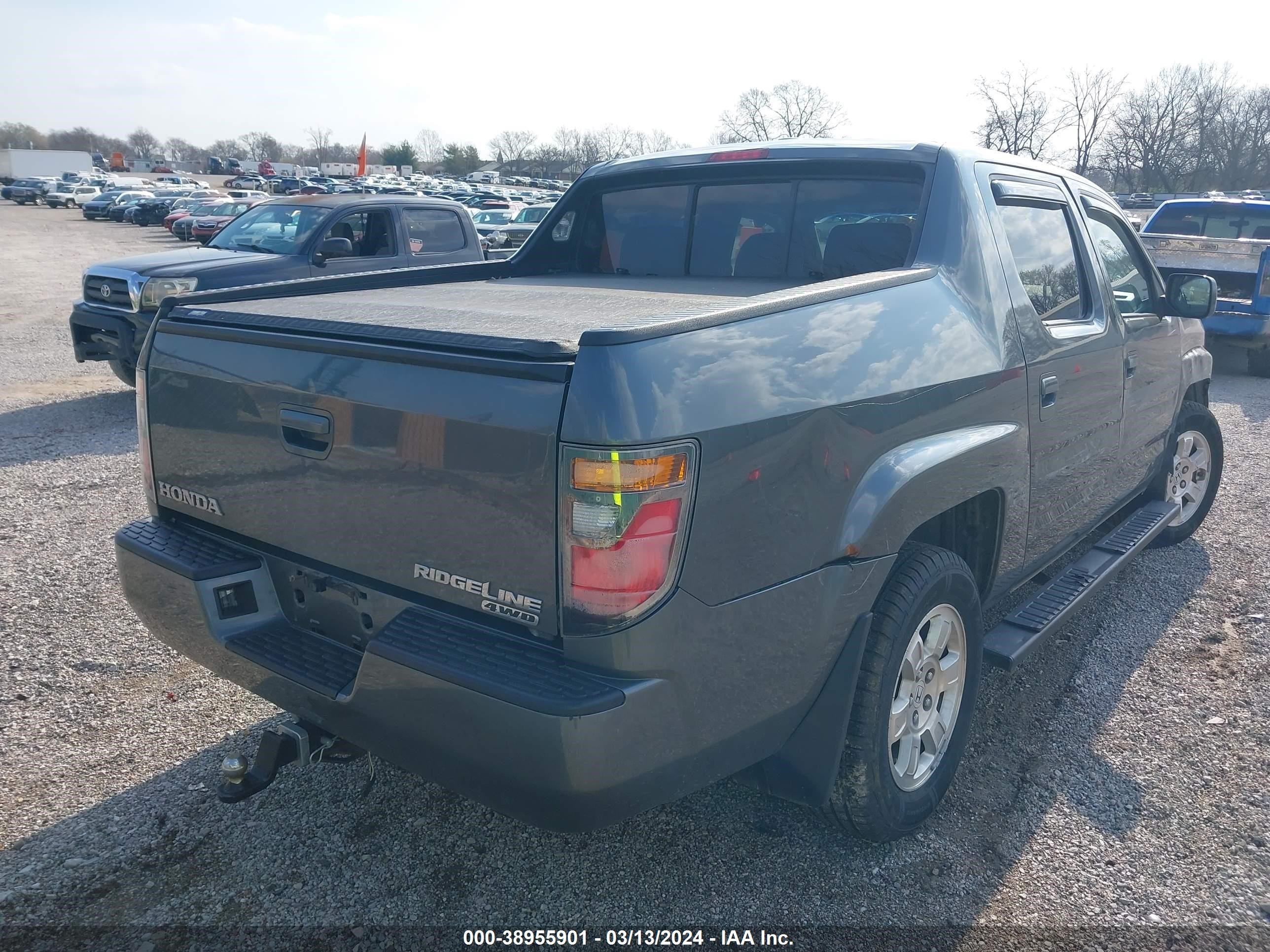 Photo 3 VIN: 2HJYK16548H532019 - HONDA RIDGELINE 