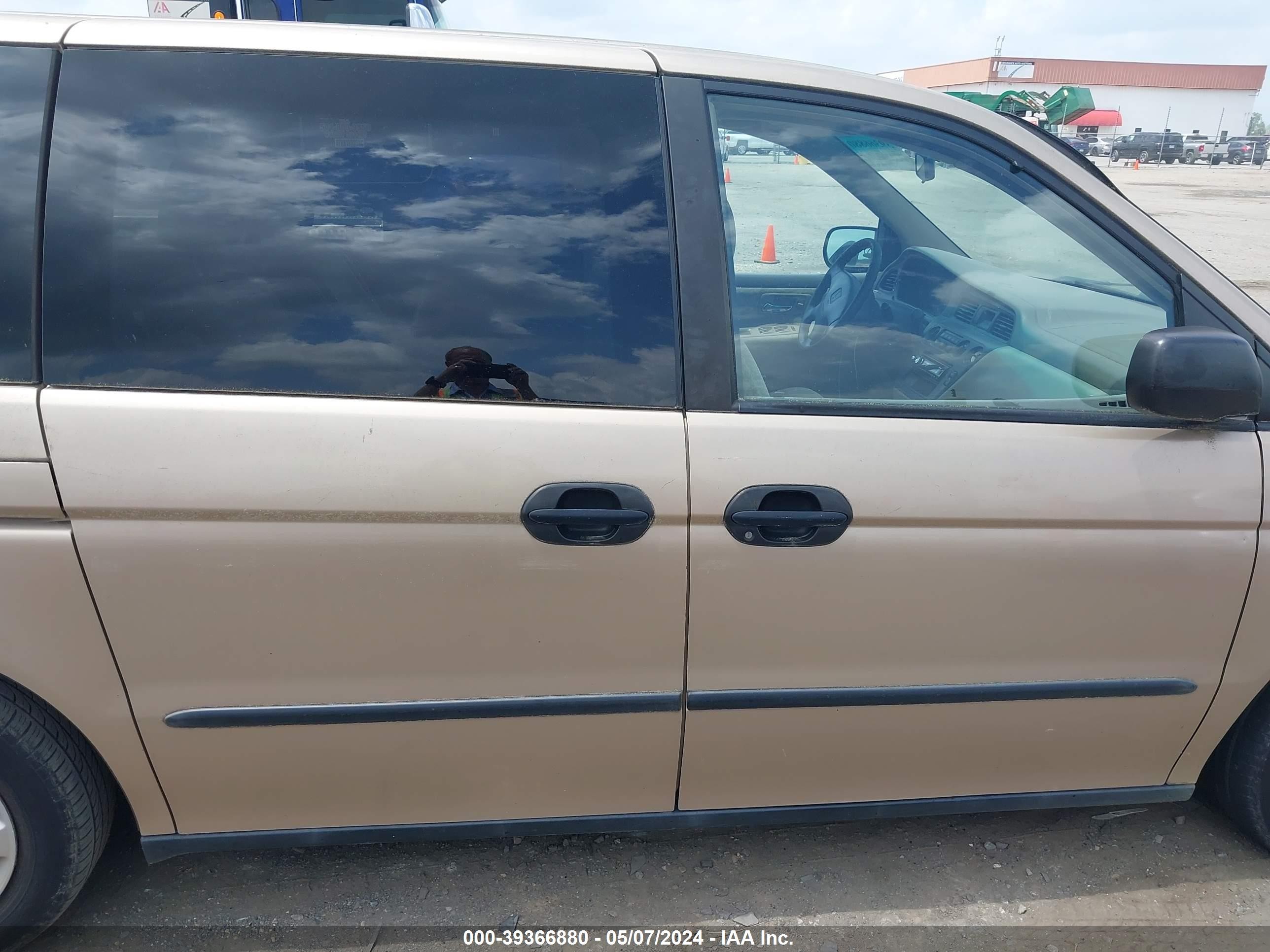 Photo 13 VIN: 2HKRL1859YH559128 - HONDA ODYSSEY 