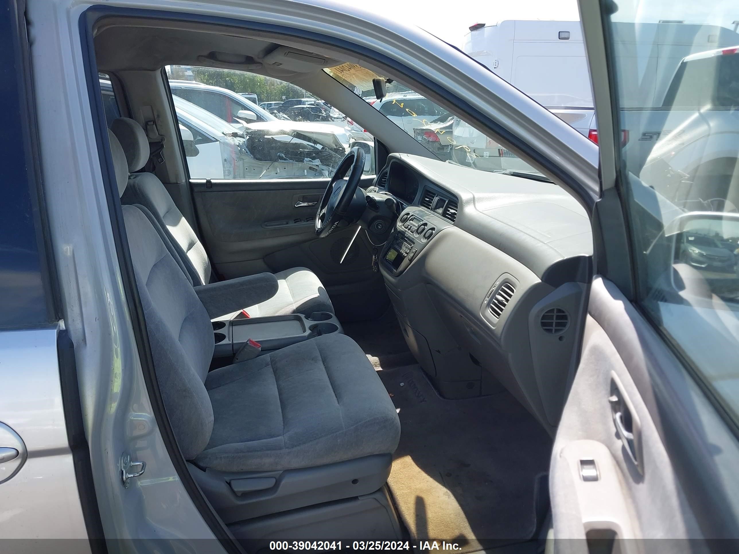 Photo 4 VIN: 2HKRL18601H565690 - HONDA ODYSSEY 