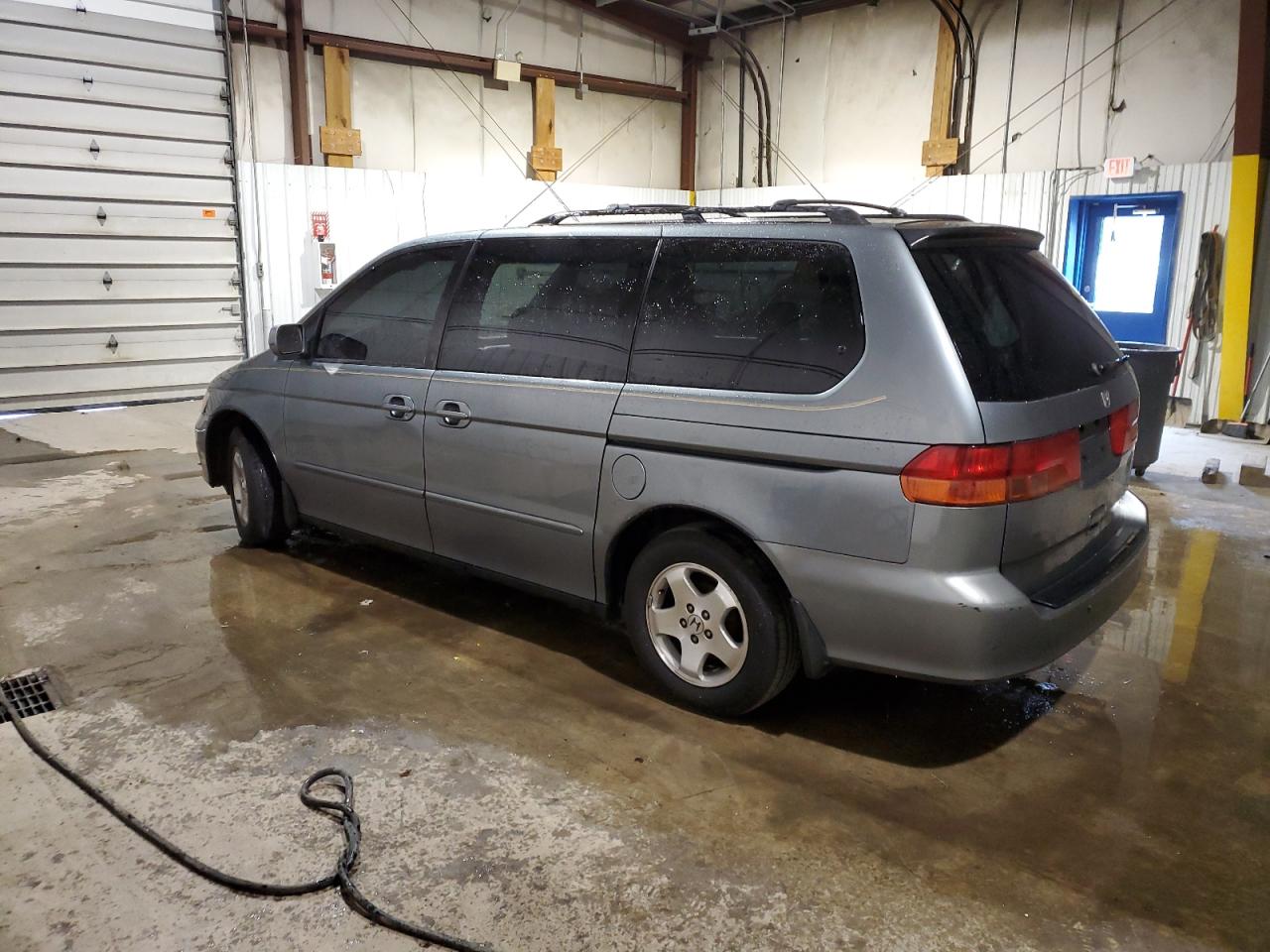 Photo 1 VIN: 2HKRL1861YH567670 - HONDA ODYSSEY 