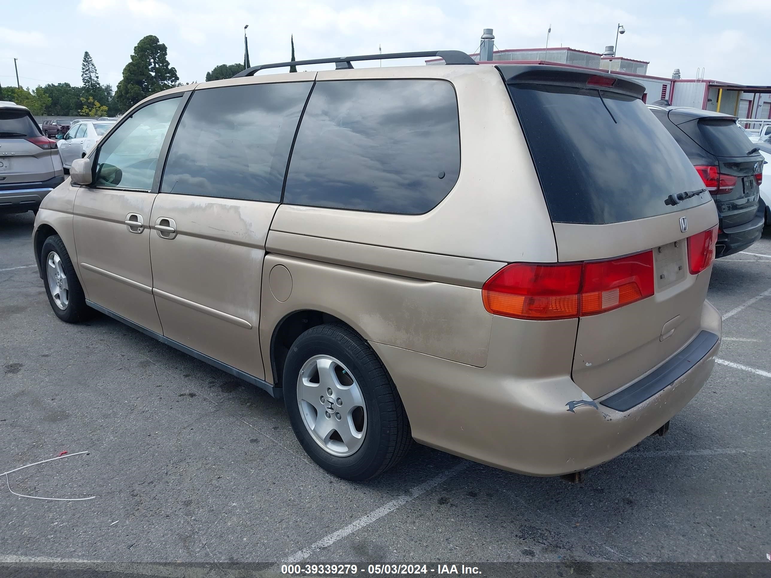 Photo 2 VIN: 2HKRL1862YH585143 - HONDA ODYSSEY 