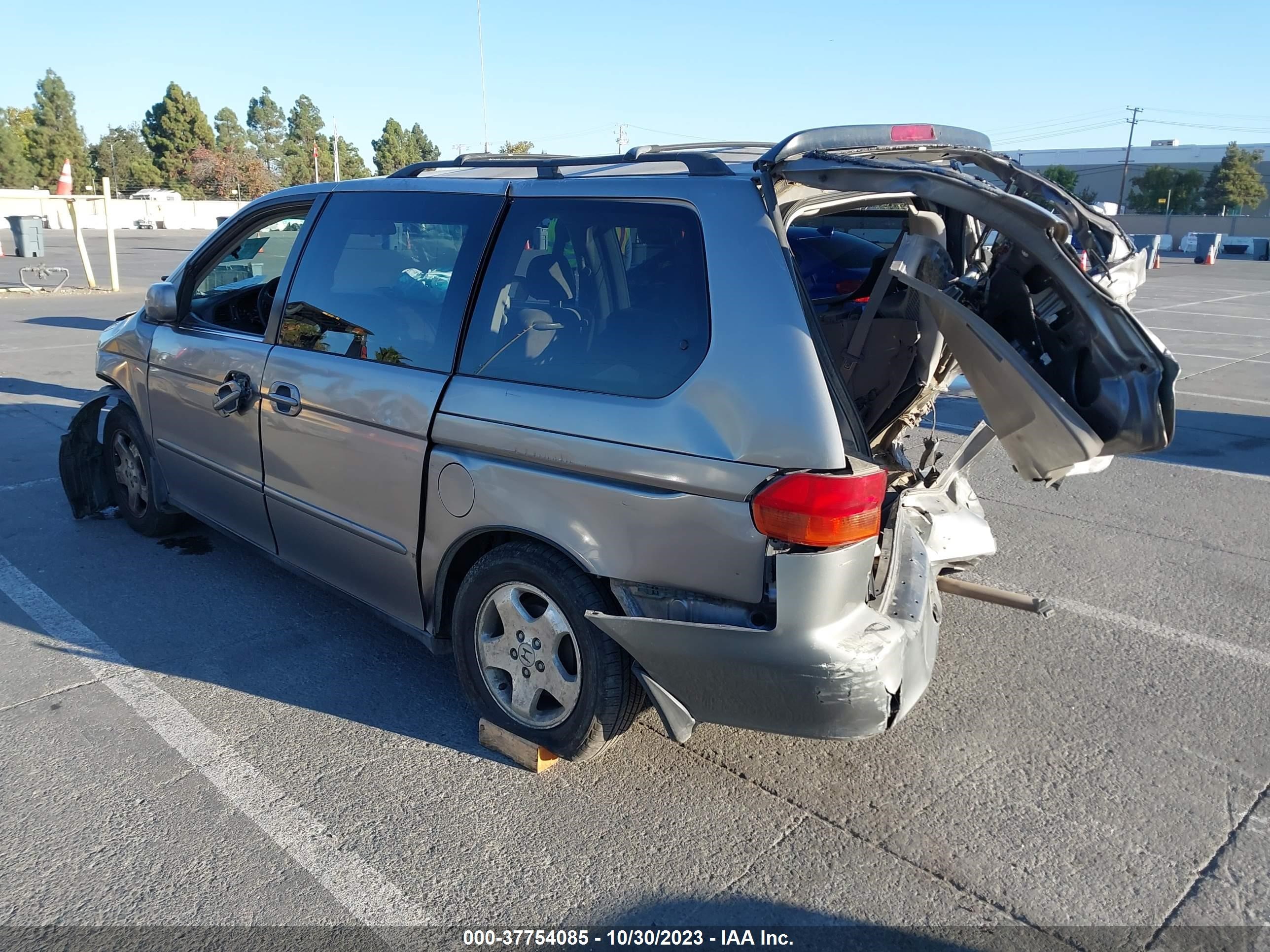 Photo 2 VIN: 2HKRL1862YH614902 - HONDA ODYSSEY 