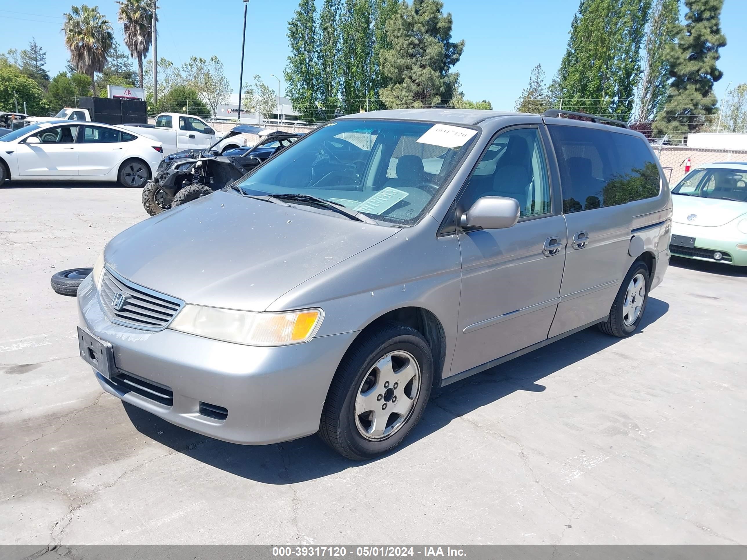 Photo 1 VIN: 2HKRL1868YH545195 - HONDA ODYSSEY 