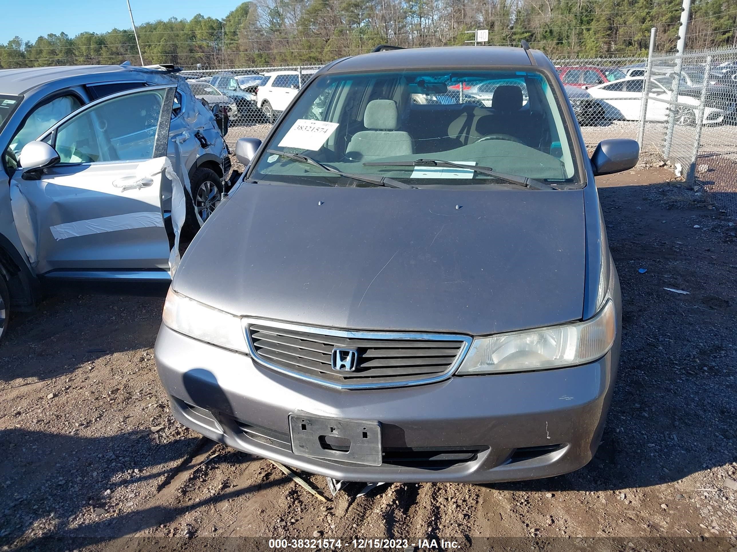 Photo 11 VIN: 2HKRL1868YH625788 - HONDA ODYSSEY 