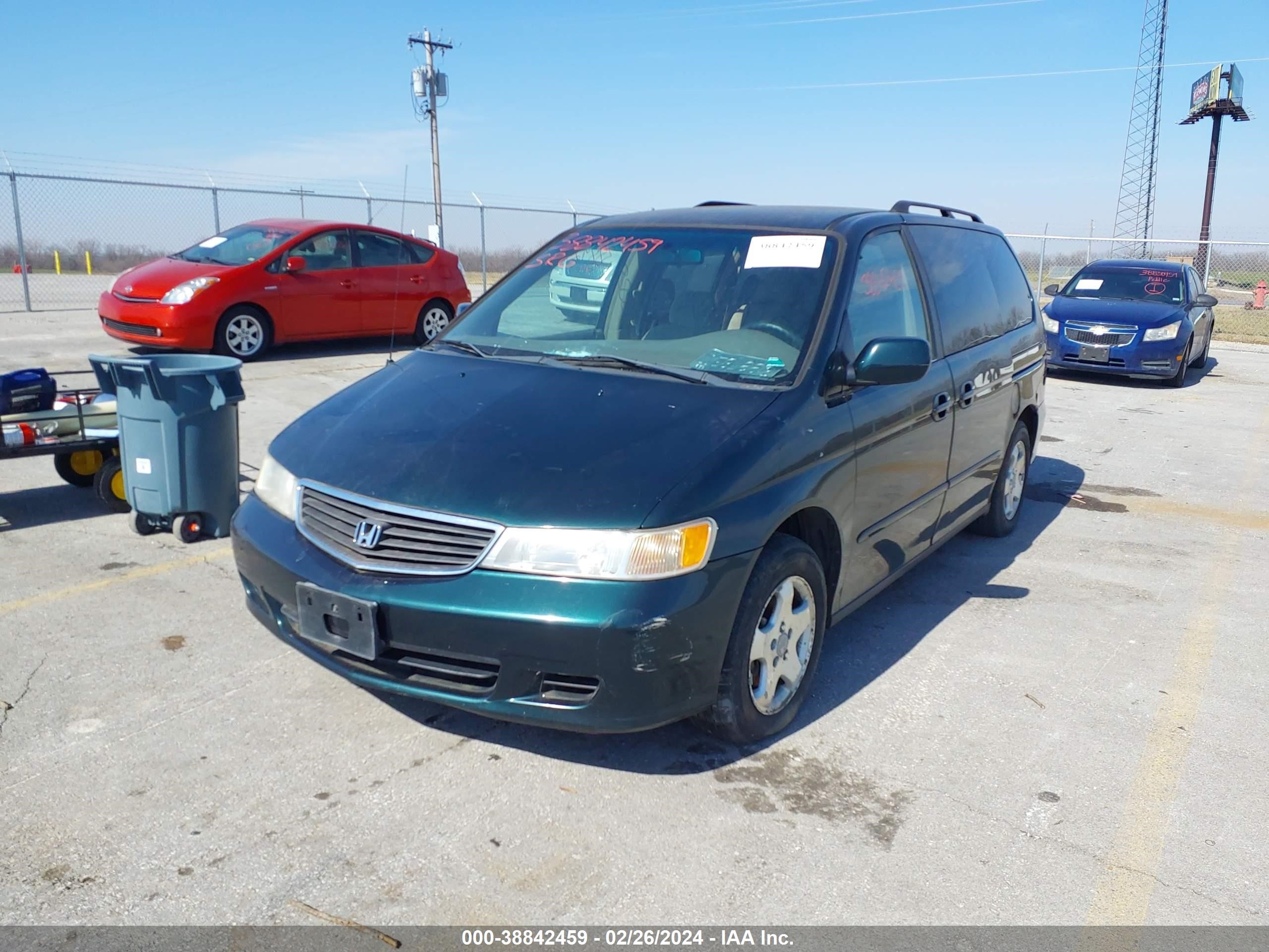 Photo 1 VIN: 2HKRL1869YH596561 - HONDA ODYSSEY 