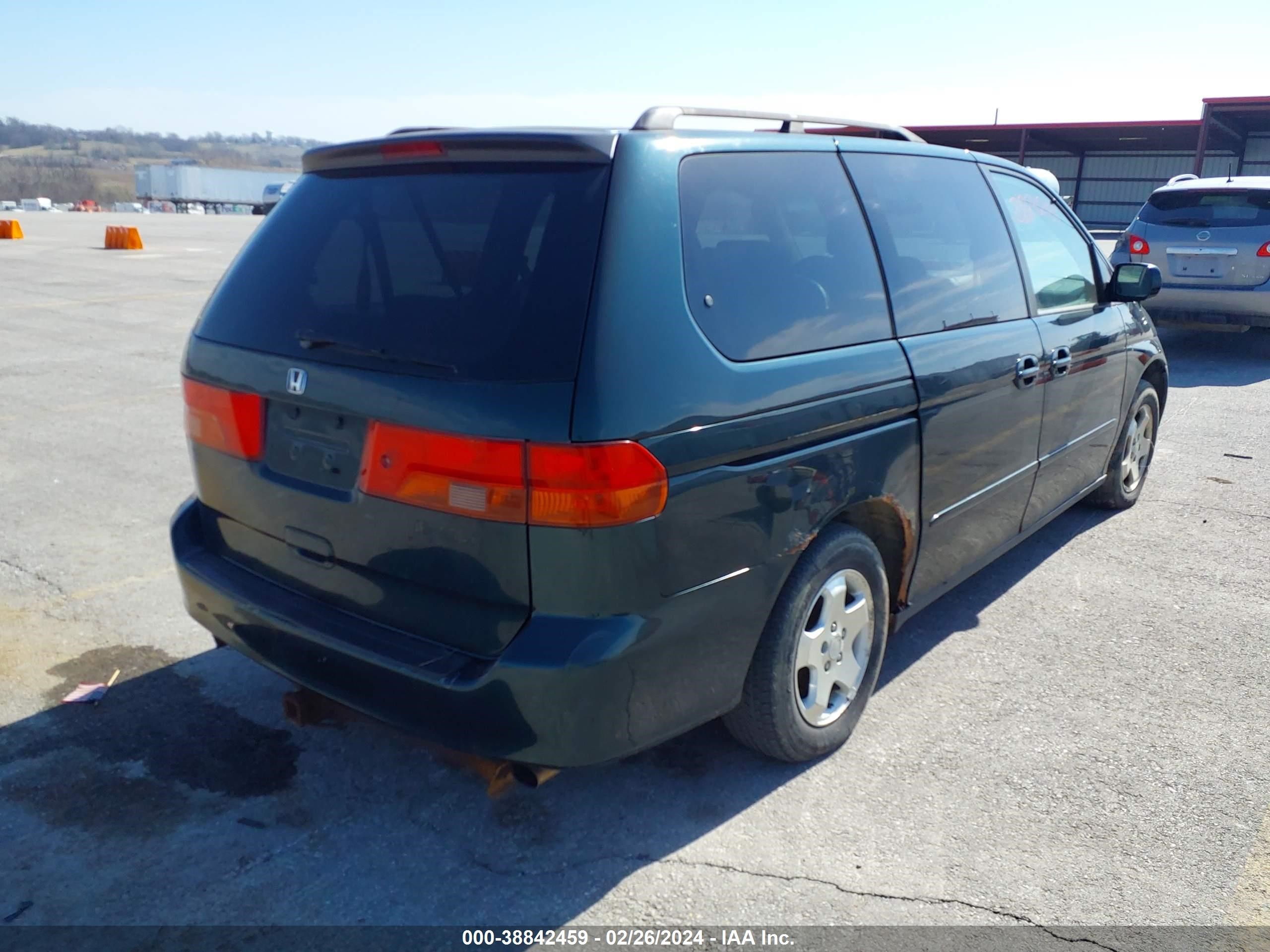 Photo 3 VIN: 2HKRL1869YH596561 - HONDA ODYSSEY 