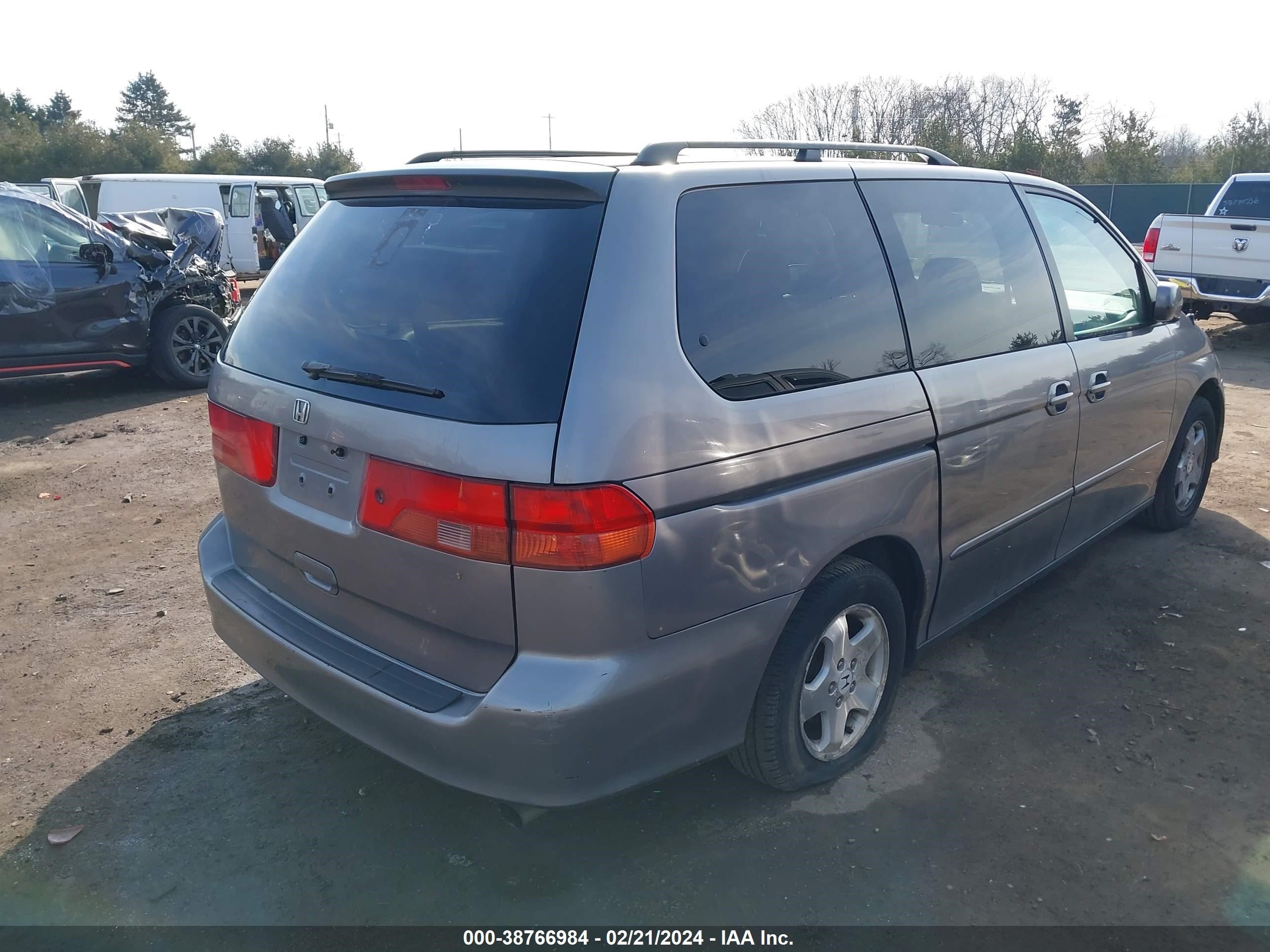 Photo 3 VIN: 2HKRL186XXH508292 - HONDA ODYSSEY 