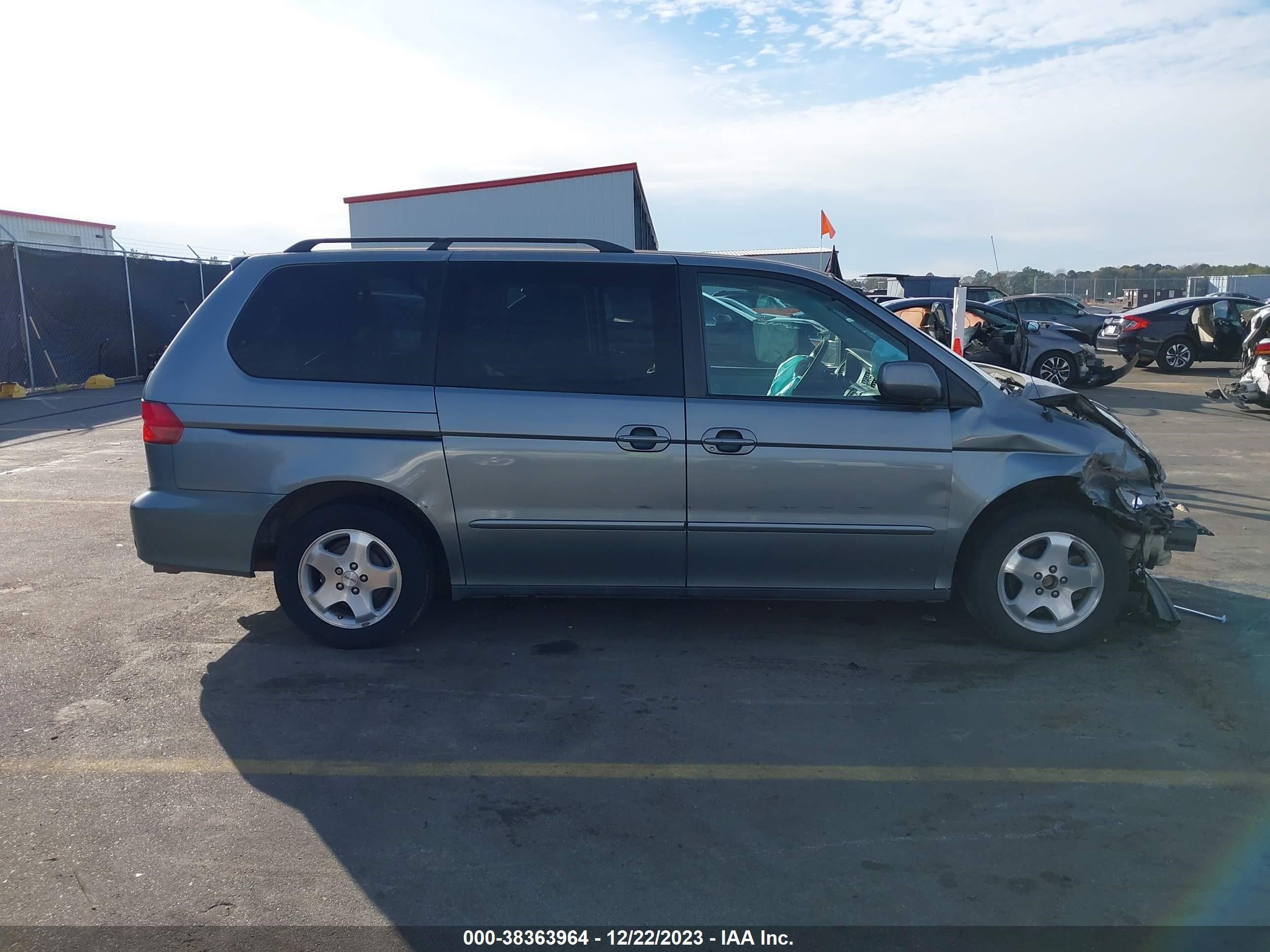 Photo 13 VIN: 2HKRL1876YH583291 - HONDA ODYSSEY 