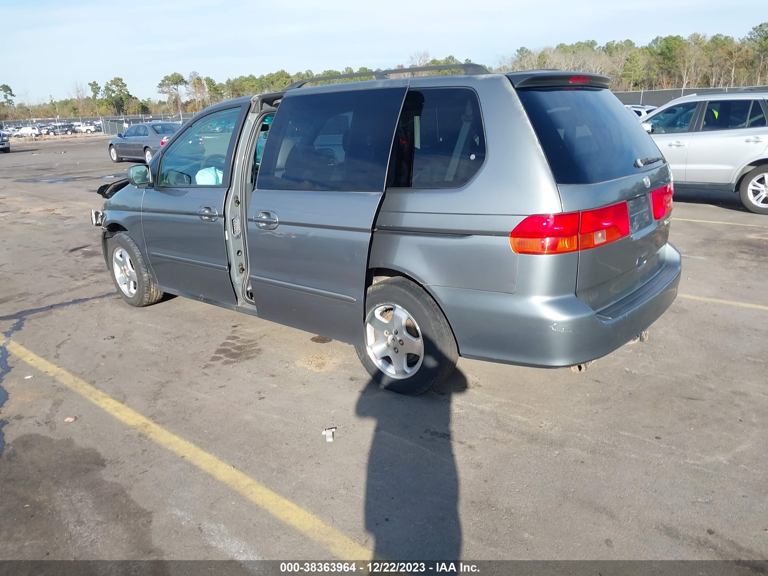 Photo 2 VIN: 2HKRL1876YH583291 - HONDA ODYSSEY 