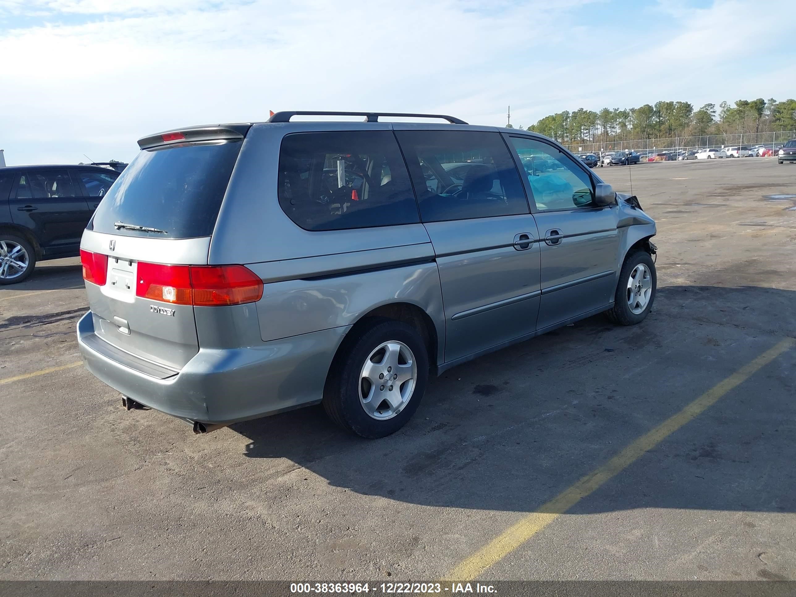 Photo 3 VIN: 2HKRL1876YH583291 - HONDA ODYSSEY 